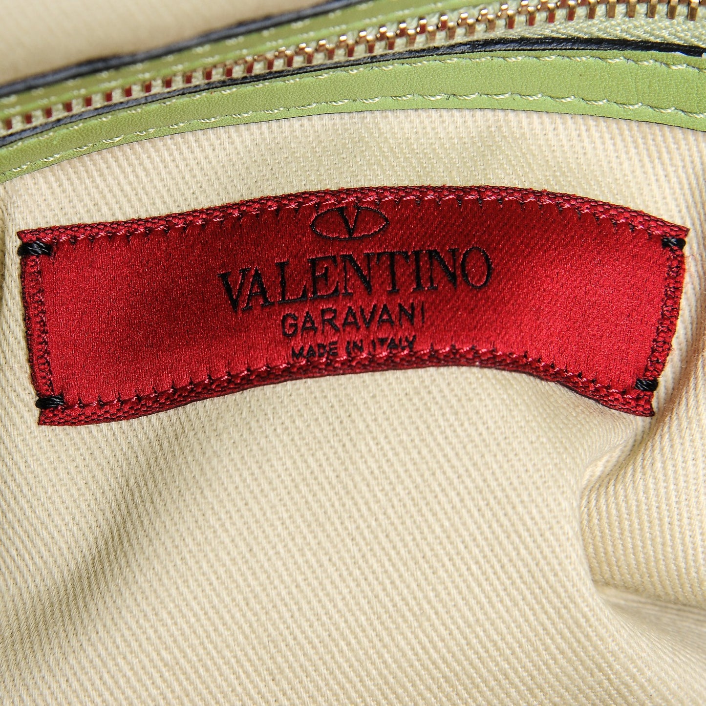 Vitello Rockstud All Over Messenger Pop Apple