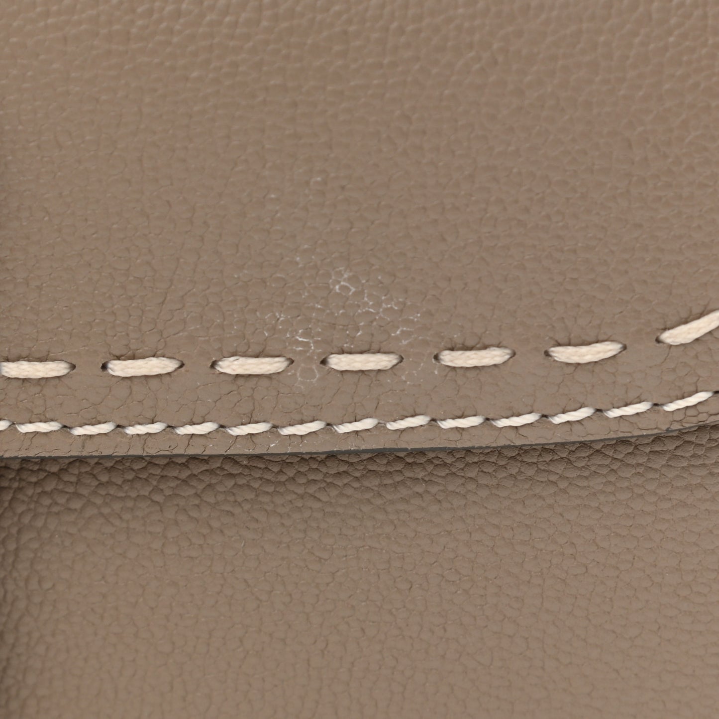 Rodeo Calfskin Surpique Brillant Wallet on Chain Tourterelle