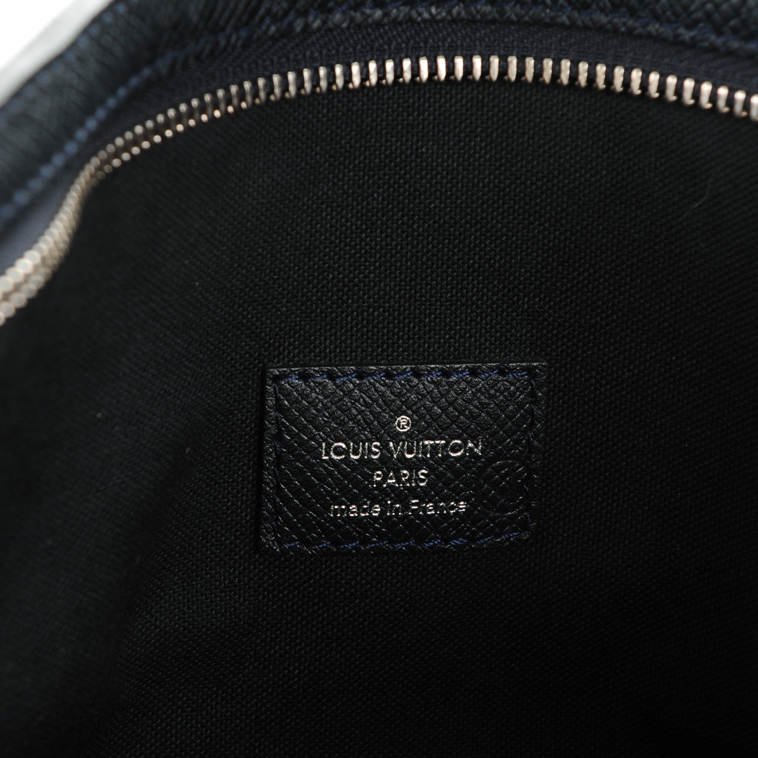 Louis Vuitton Taiga Sasha Boreal 6 of 7