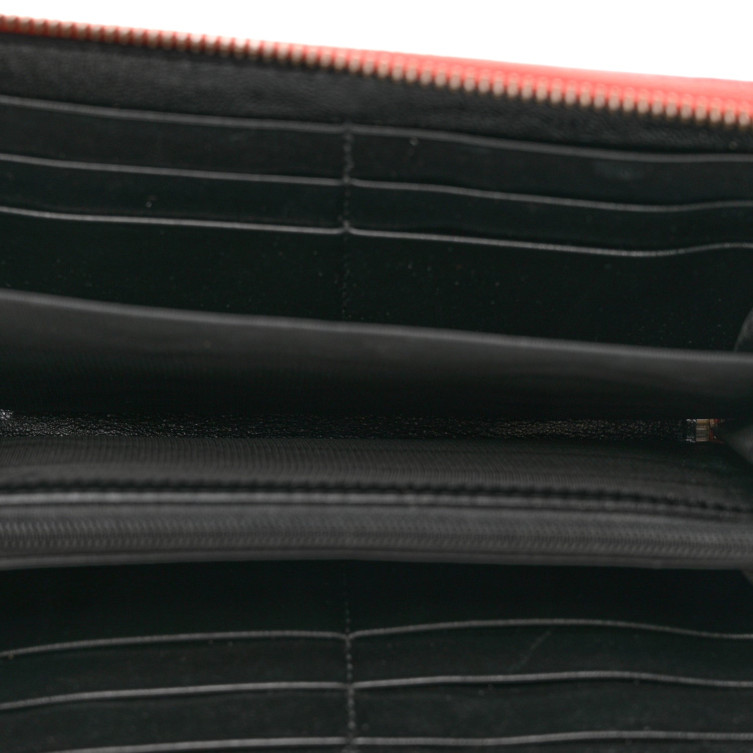 Gucci Vintage Effect Calfskin Matelasse Diagonal Torchon GG Marmont Zip Around Wallet Black Romantic Cherry 5 of 9