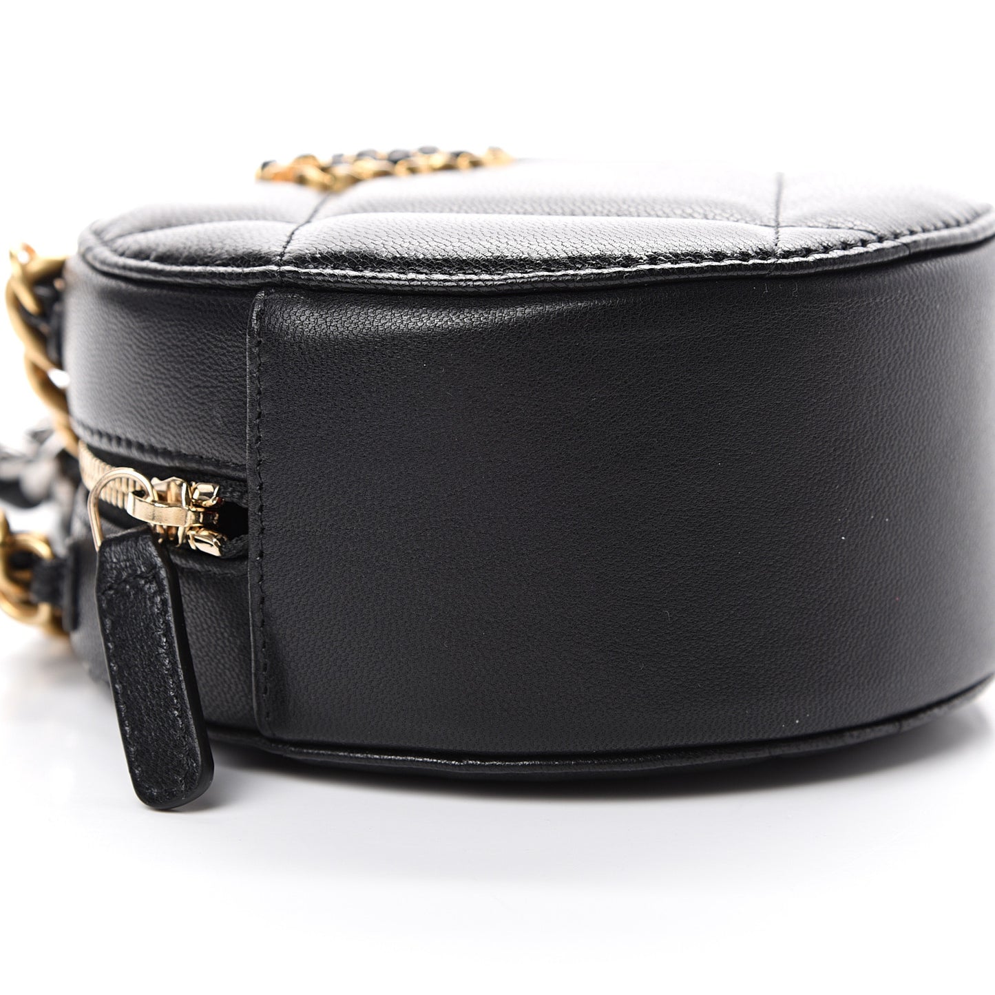 Lambskin Quilted 19 Round Clutch With Chain Black