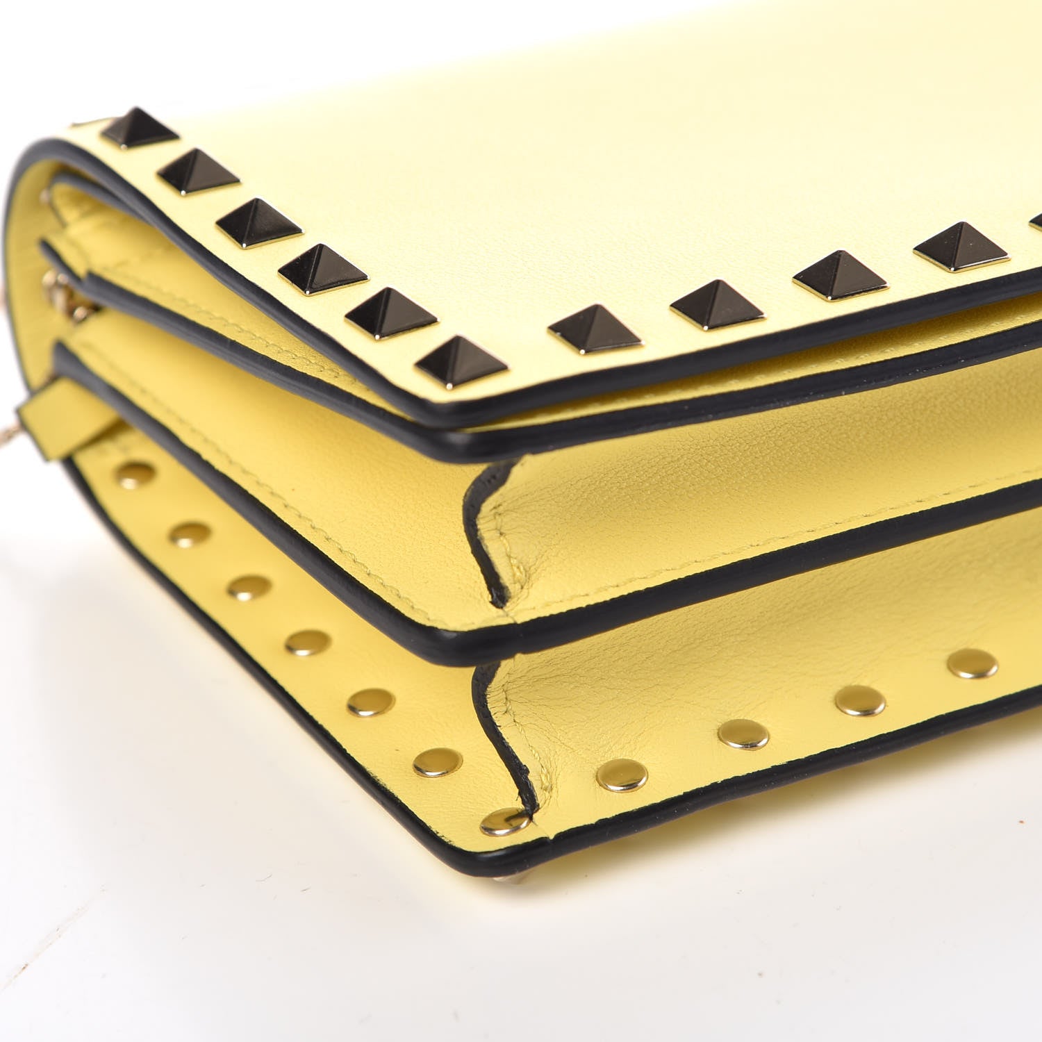 Valentino Garavani Calfskin Rockstud Wallet on Chain Light Yellow 8 of 10