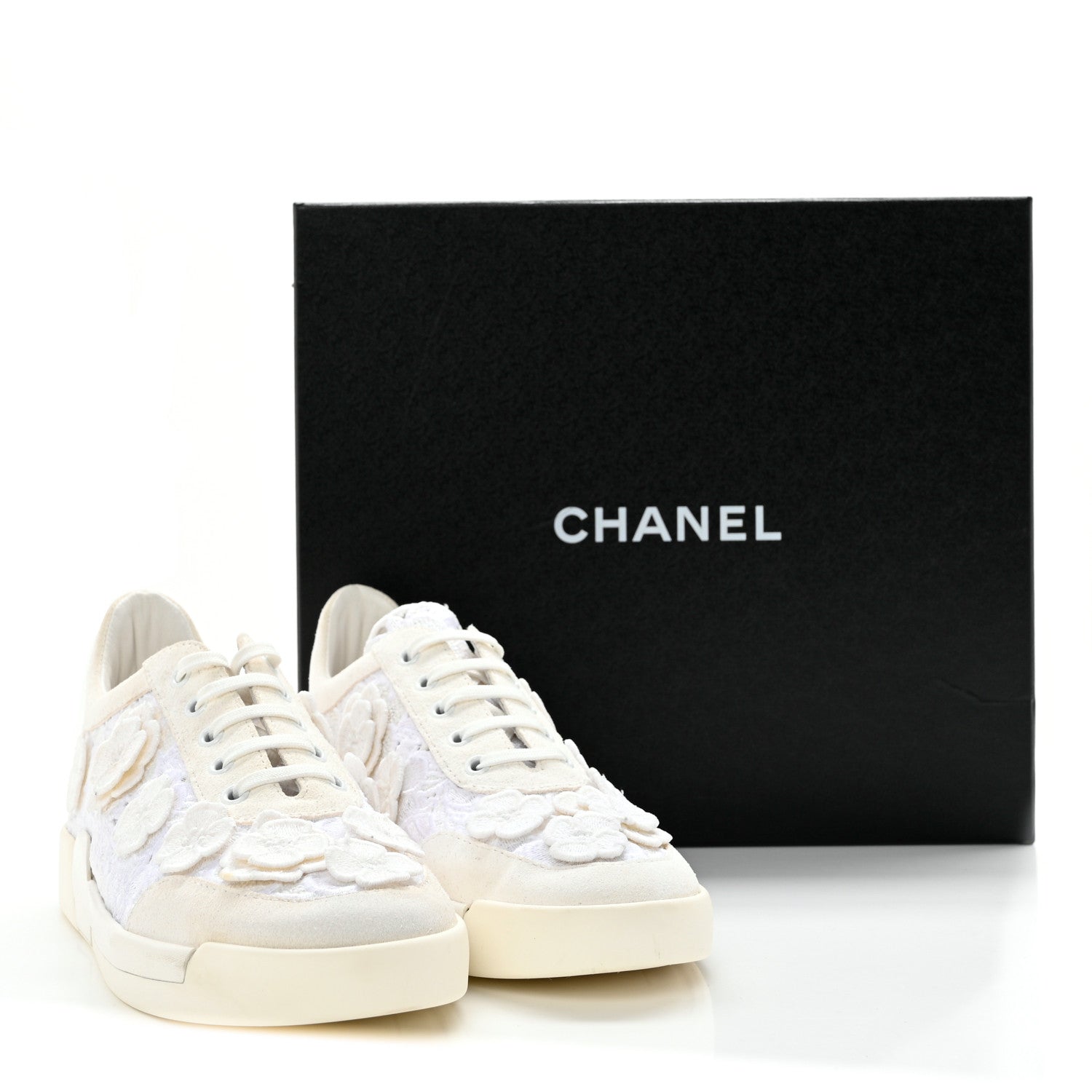 Chanel Suede Embroidered Flower Sneakers 38 White 17 of 17