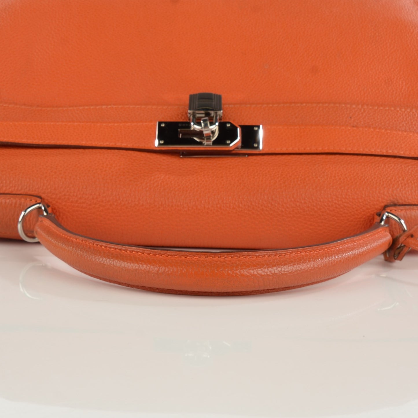 Togo Kelly Retourne 40 Orange