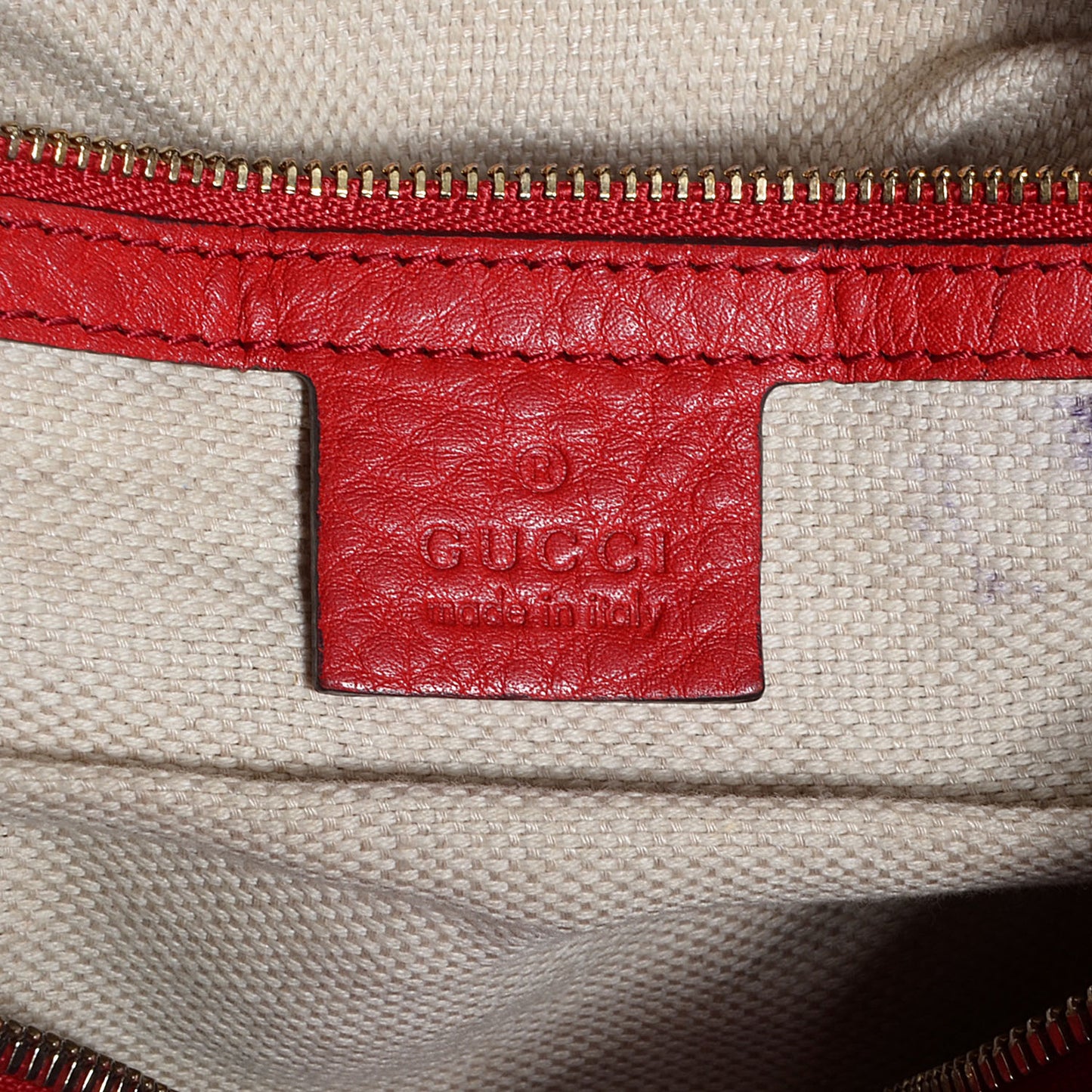 Pebbled Calfskin Medium Soho Boston Red