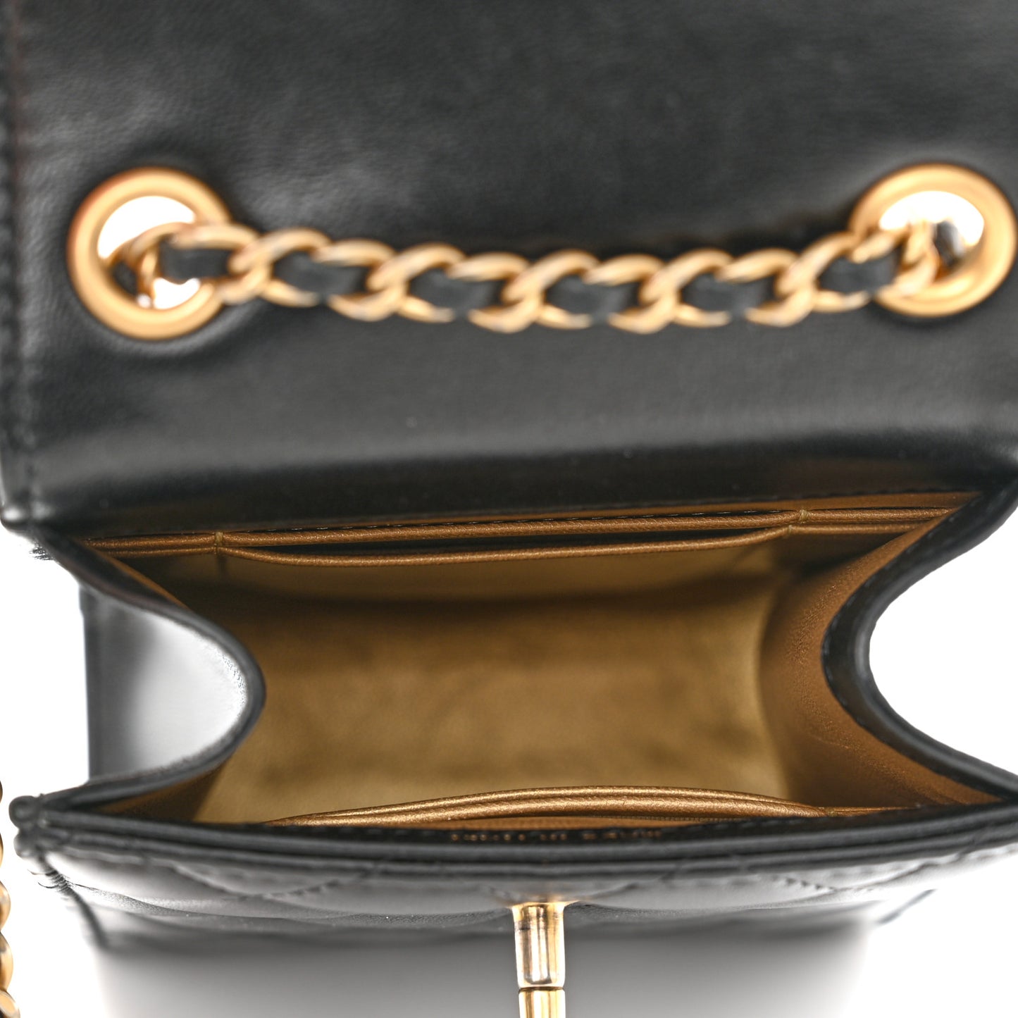 Lambskin Quilted Pearl Crush Phone Holder With Chain Black