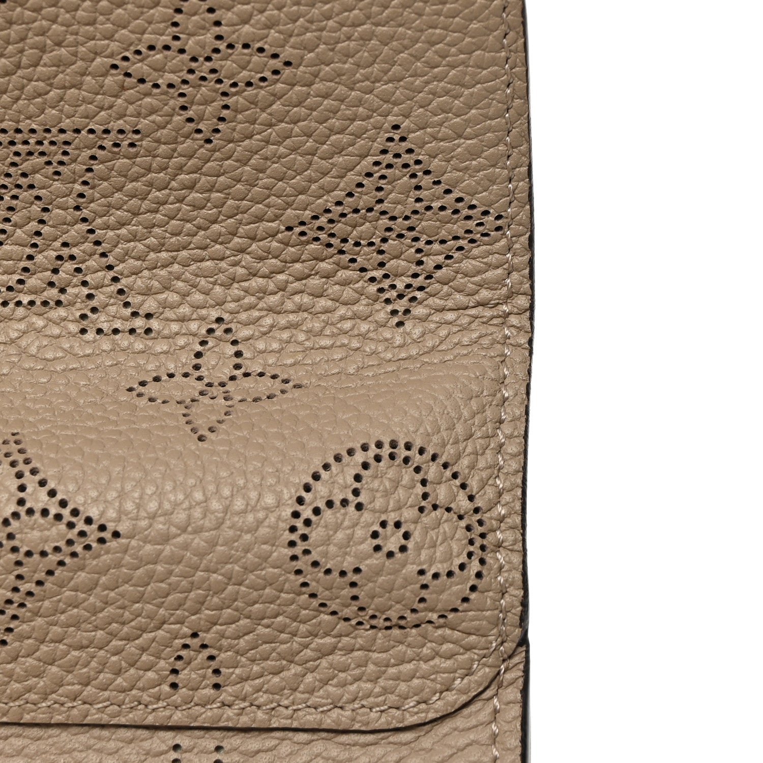 Louis Vuitton Mahina Iris Wallet Galet 9 of 10