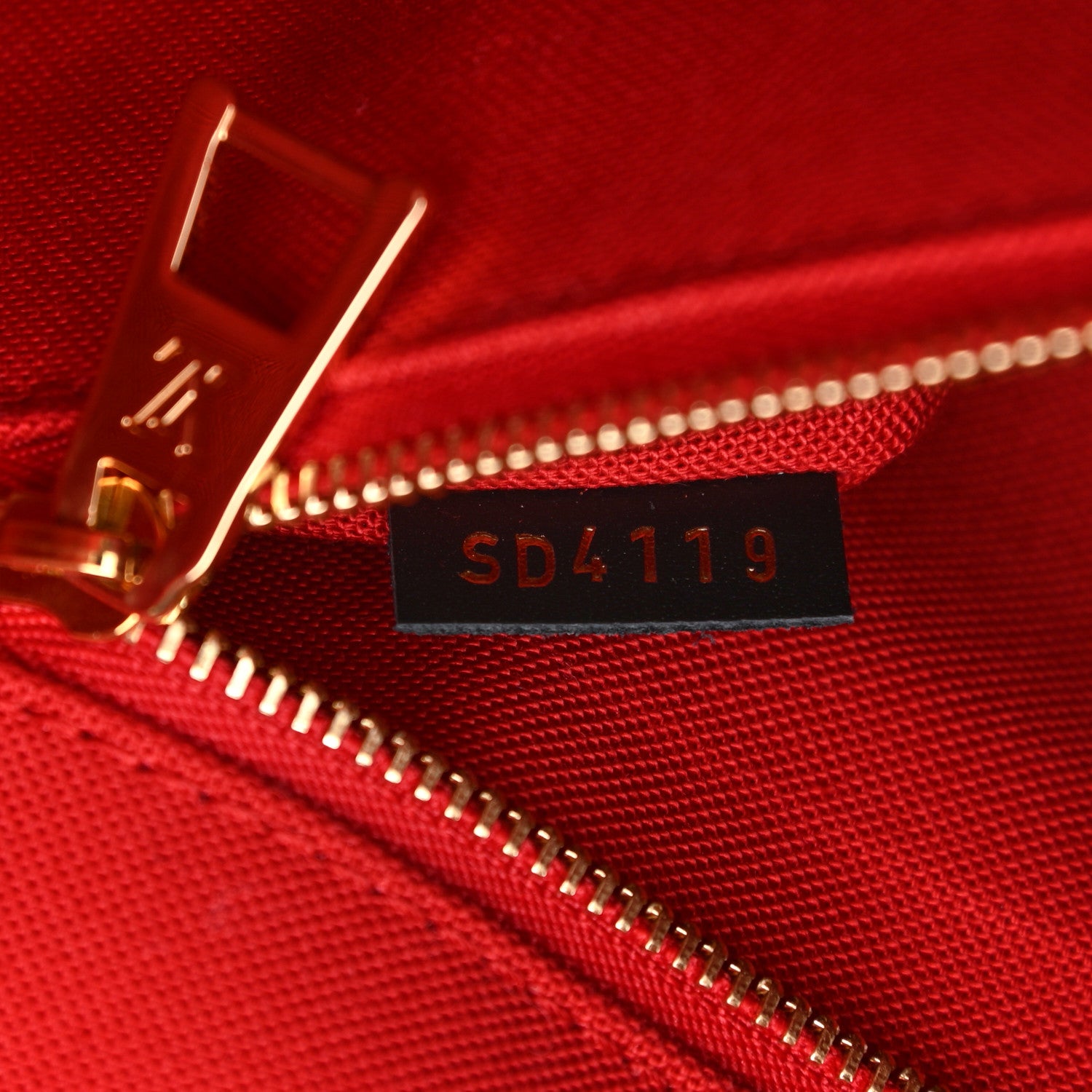 Louis Vuitton Reverse Monogram Giant Onthego MM 8 of 11