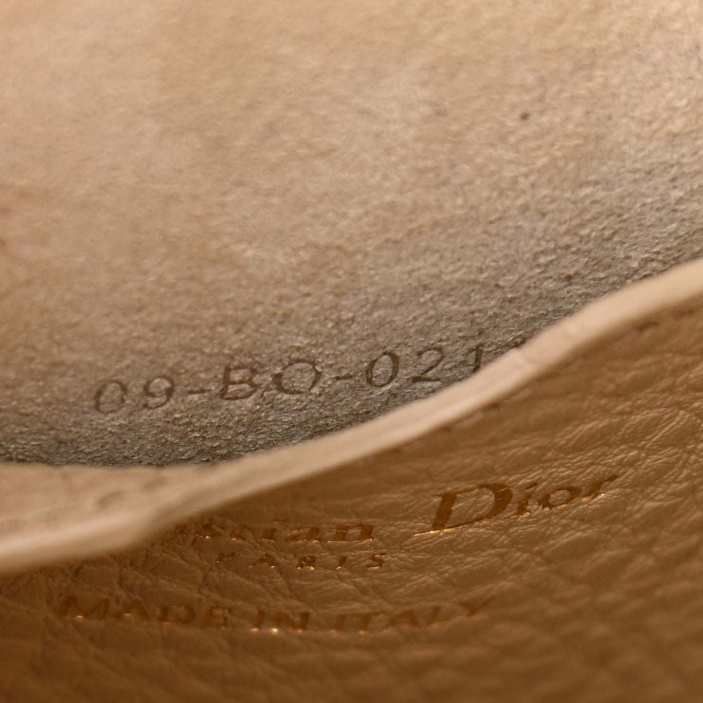 Grained Calfskin Medium Bobby Flap Beige