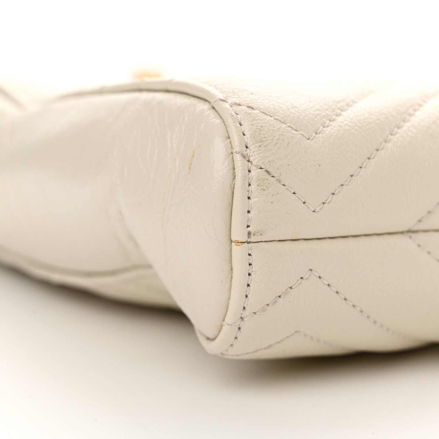 Vintage Calfskin Matelasse Medium GG Marmont Slim Tote White