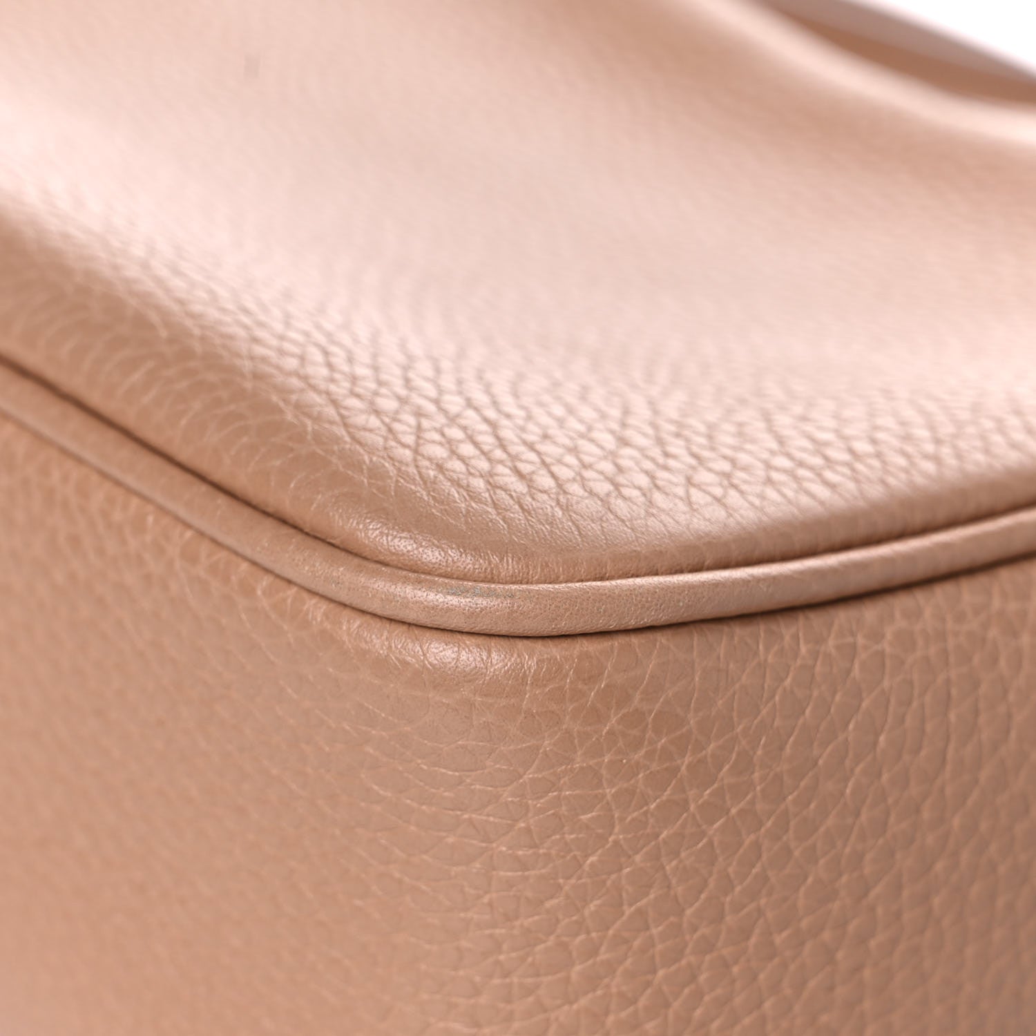 Gucci Pebbled Calfskin Small Soho Disco Bag Camelia 8 of 15