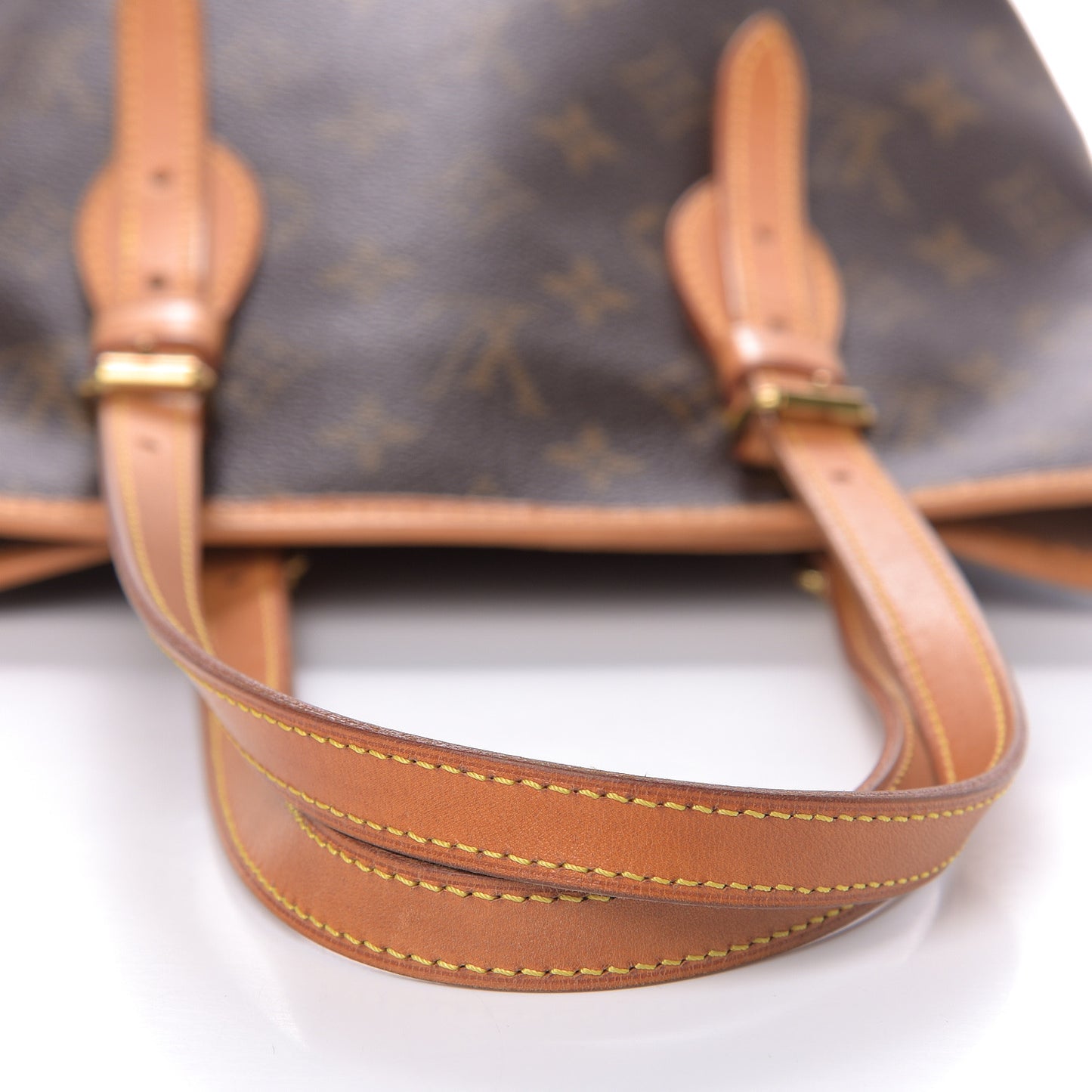 Monogram Petit Bucket 23