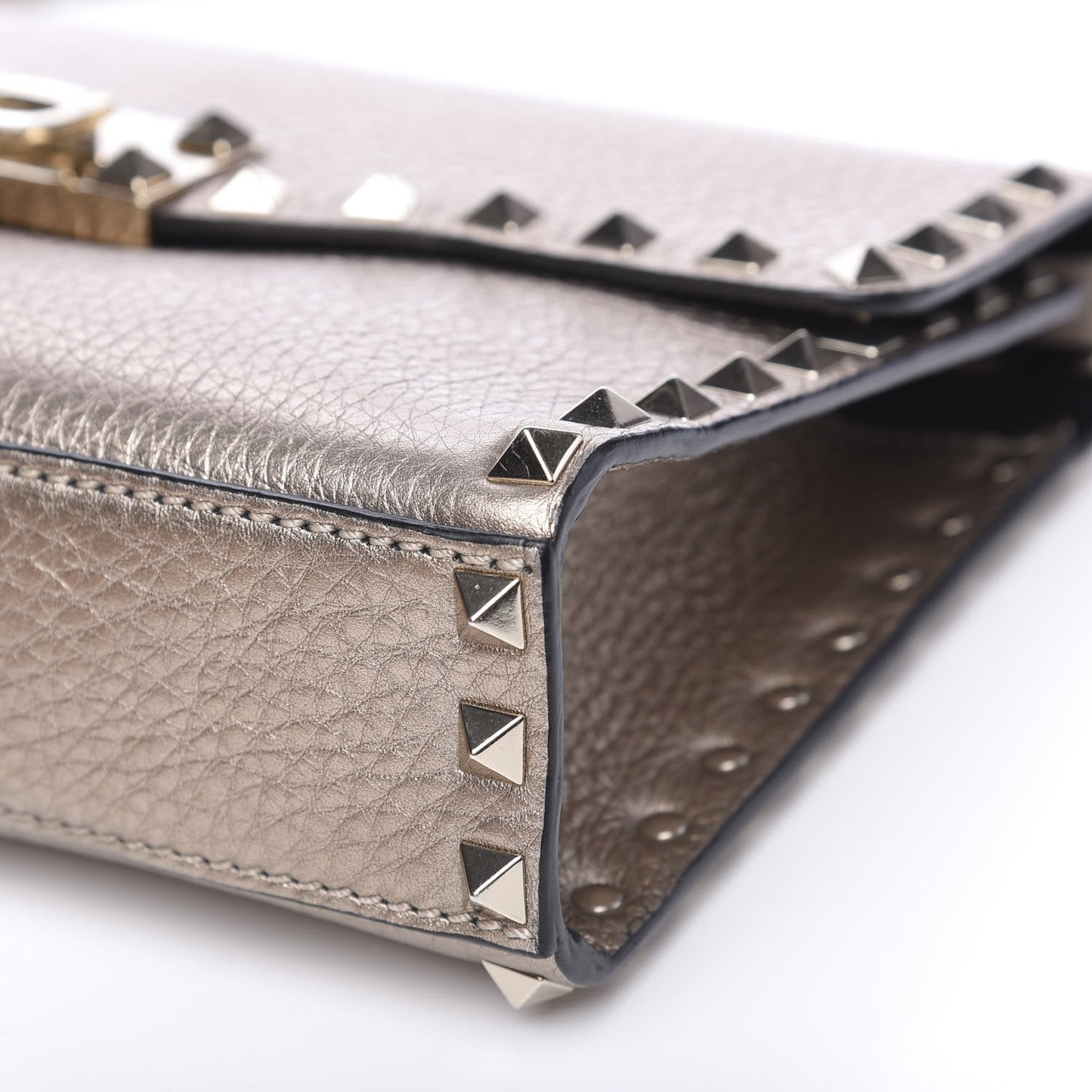 Metallic Pebbled Calfskin Medium Rockstud Flip Lock Crossbody Bag Skin