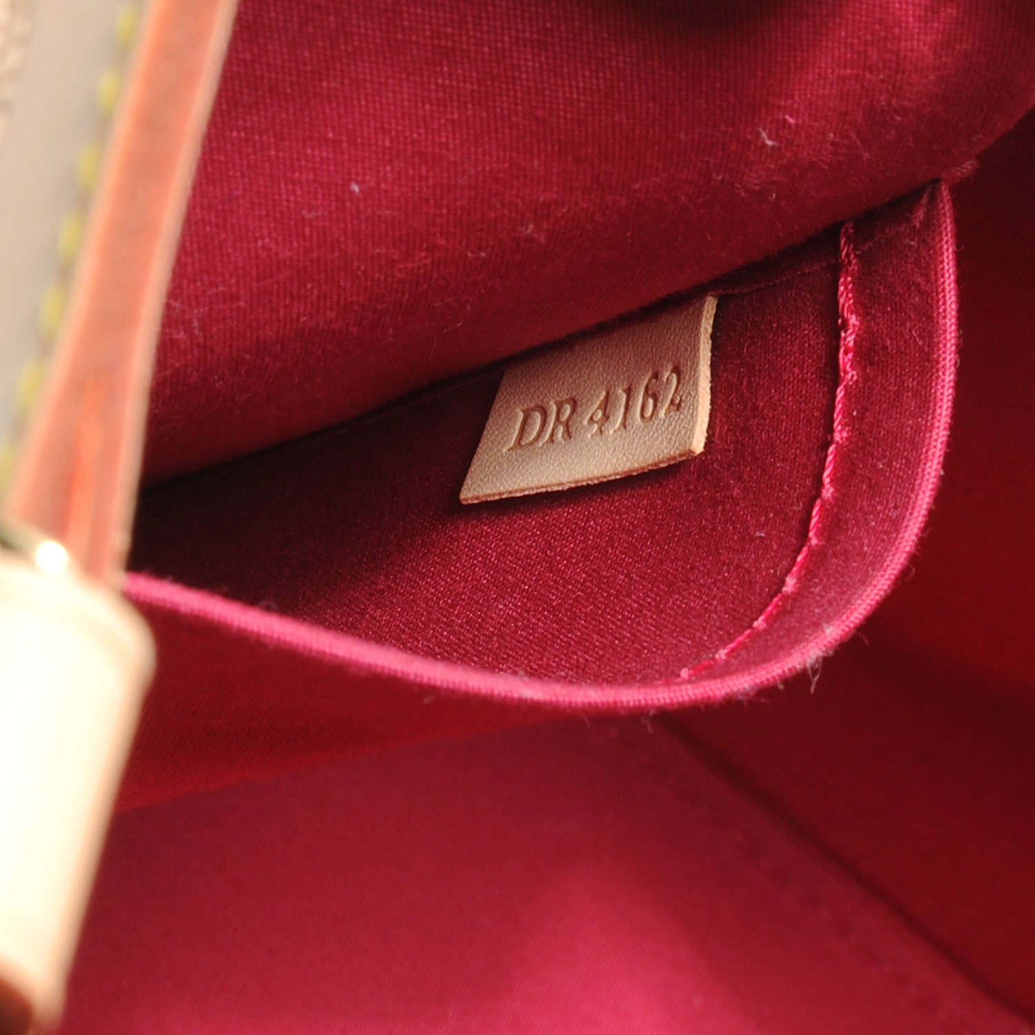 Louis Vuitton Vernis Brea MM Rose Indien 7 of 7