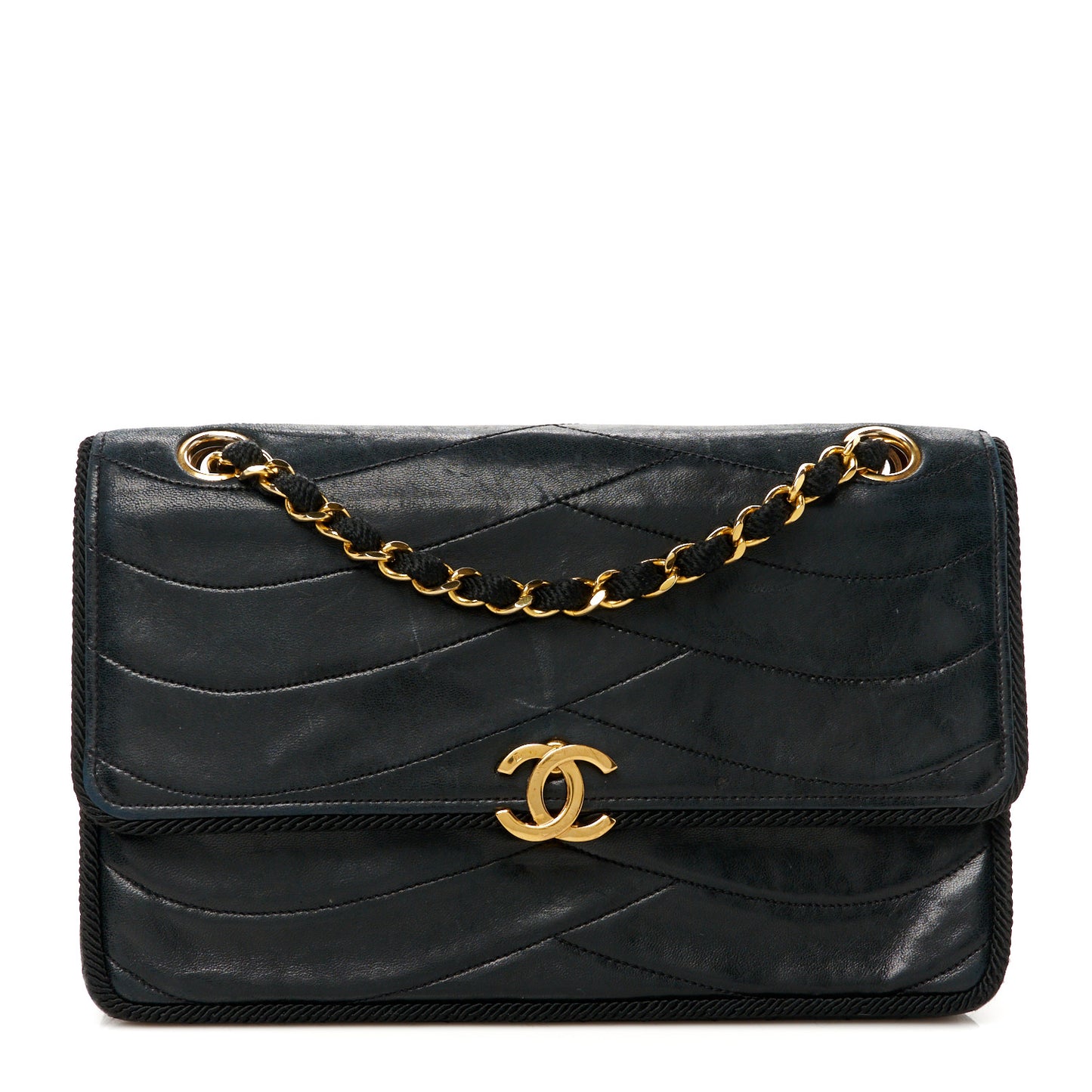 Lambskin Scallop Quilted Single Flap Black