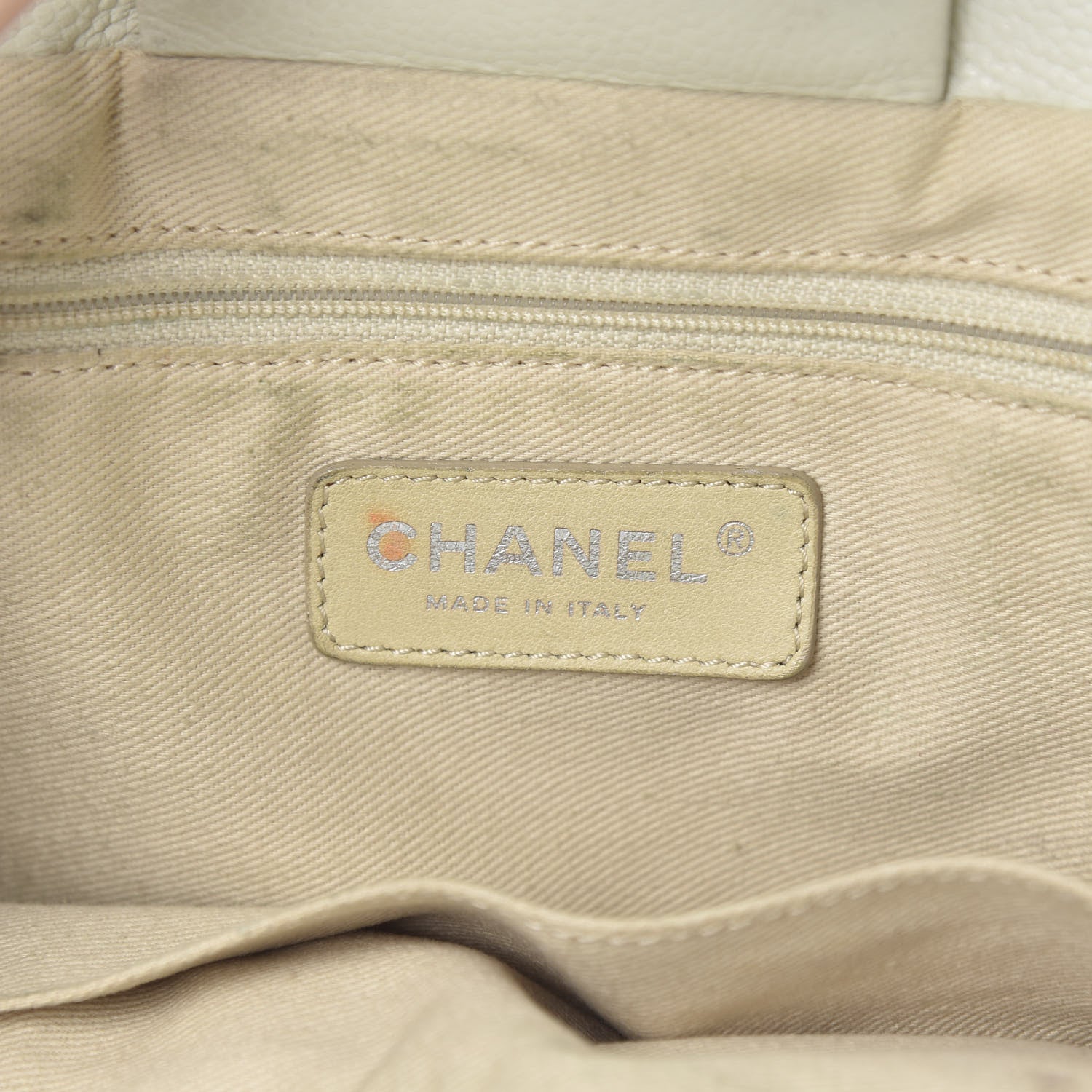 Chanel Caviar CC Tote White 6 of 20