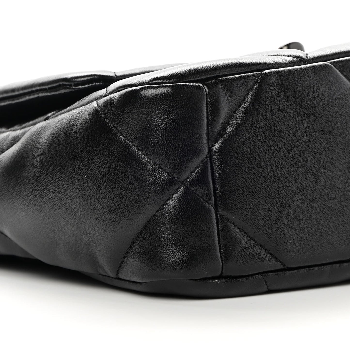 Lambskin Quilted Medium Chanel 19 Flap So Black