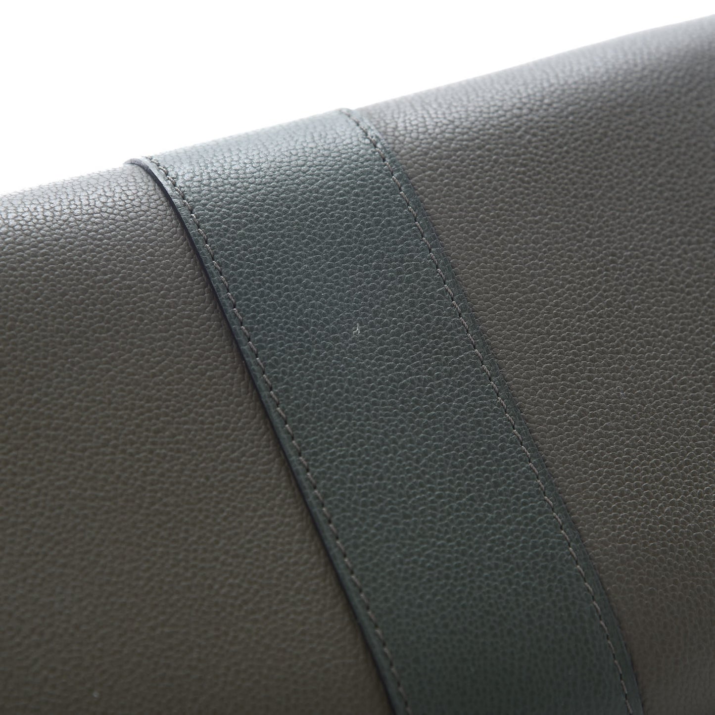 Brillant Wallet on Chain Kaki