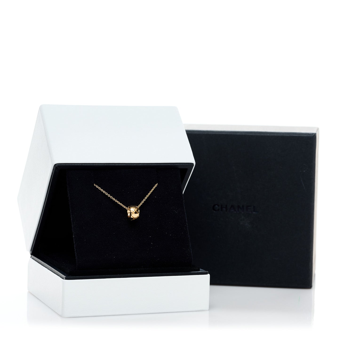 18K Yellow Gold Coco Crush Round Pendant Necklace