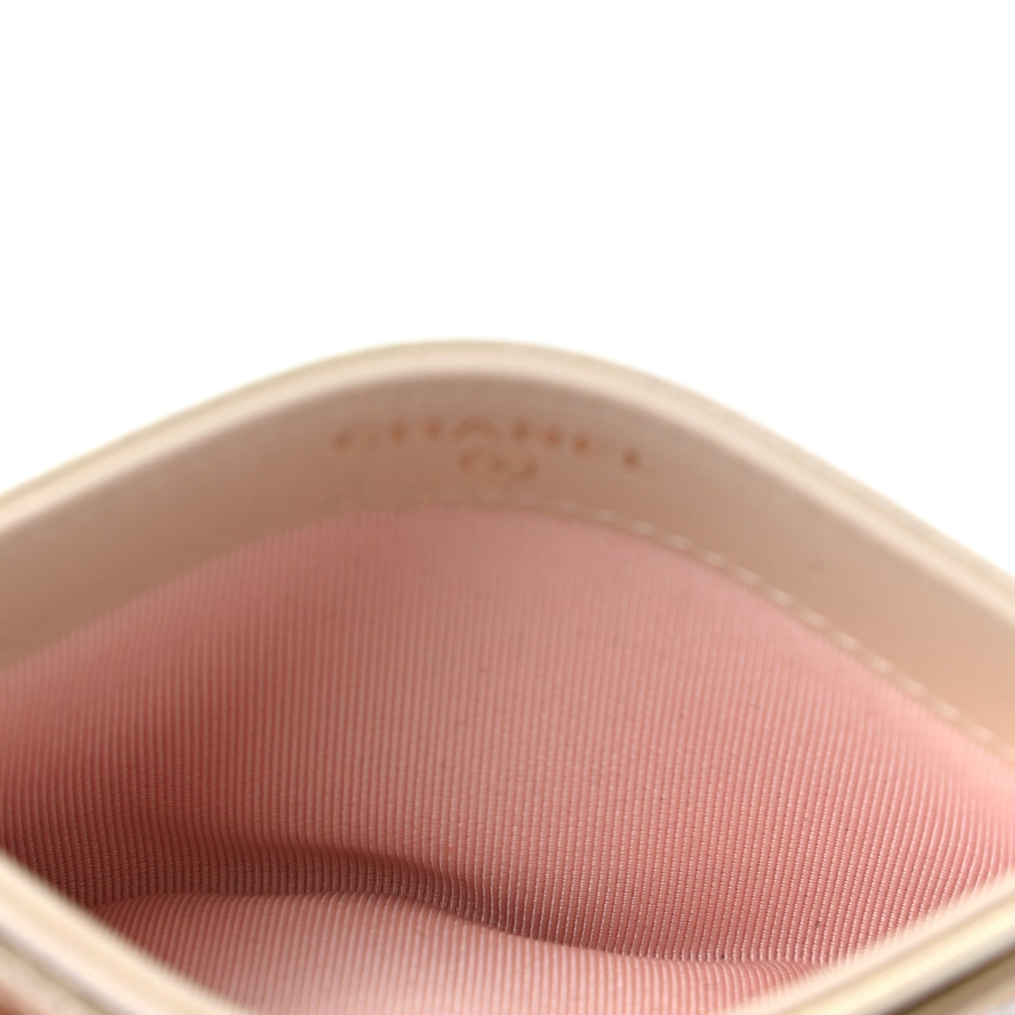 Iridescent Lambskin Quilted Card Holder Ivory