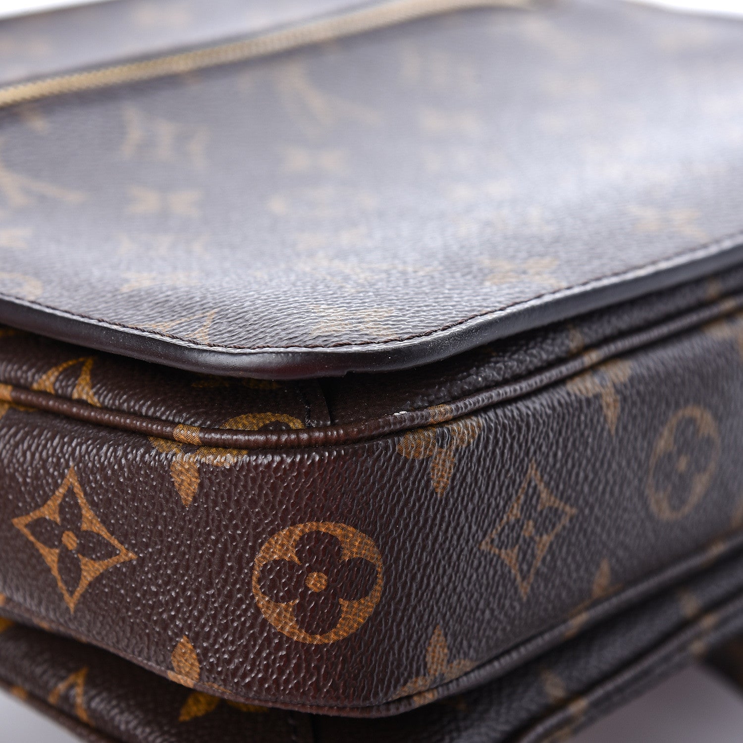 Louis Vuitton Monogram Pochette Metis 10 of 17