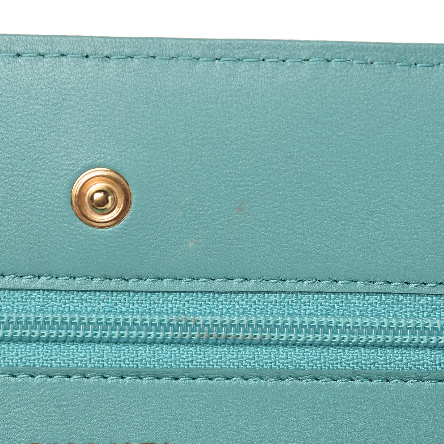 Calfskin Quilted Wallet On Chain WOC Green
