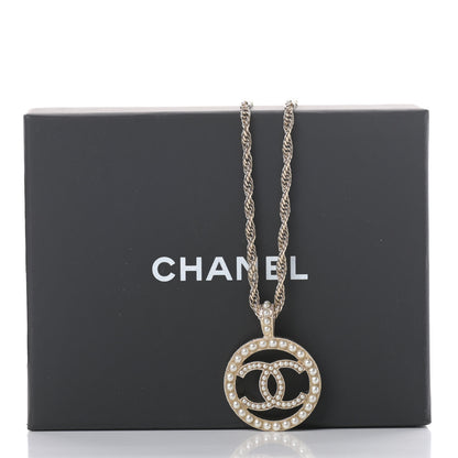 Chanel Pearl CC Round Pendant Necklace Gold 5 of 5