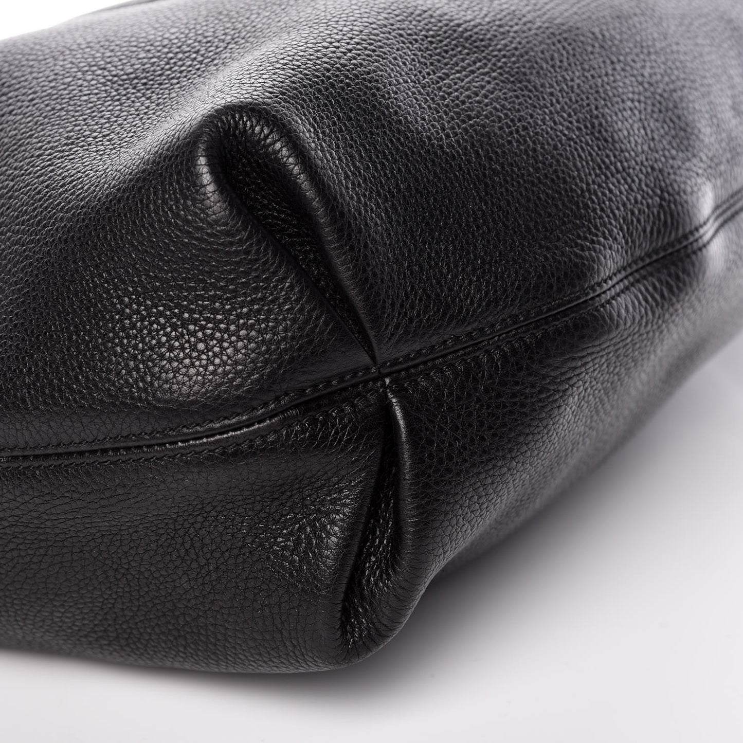Pebbled Calfskin Large Soho Hobo Black