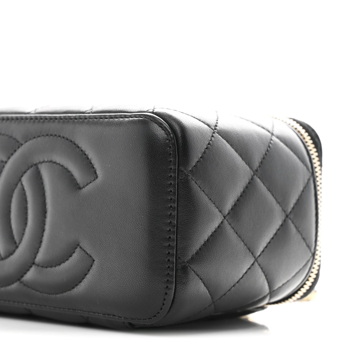Lambskin Quilted Pearl Crush Small Vanity Case With Chain Black