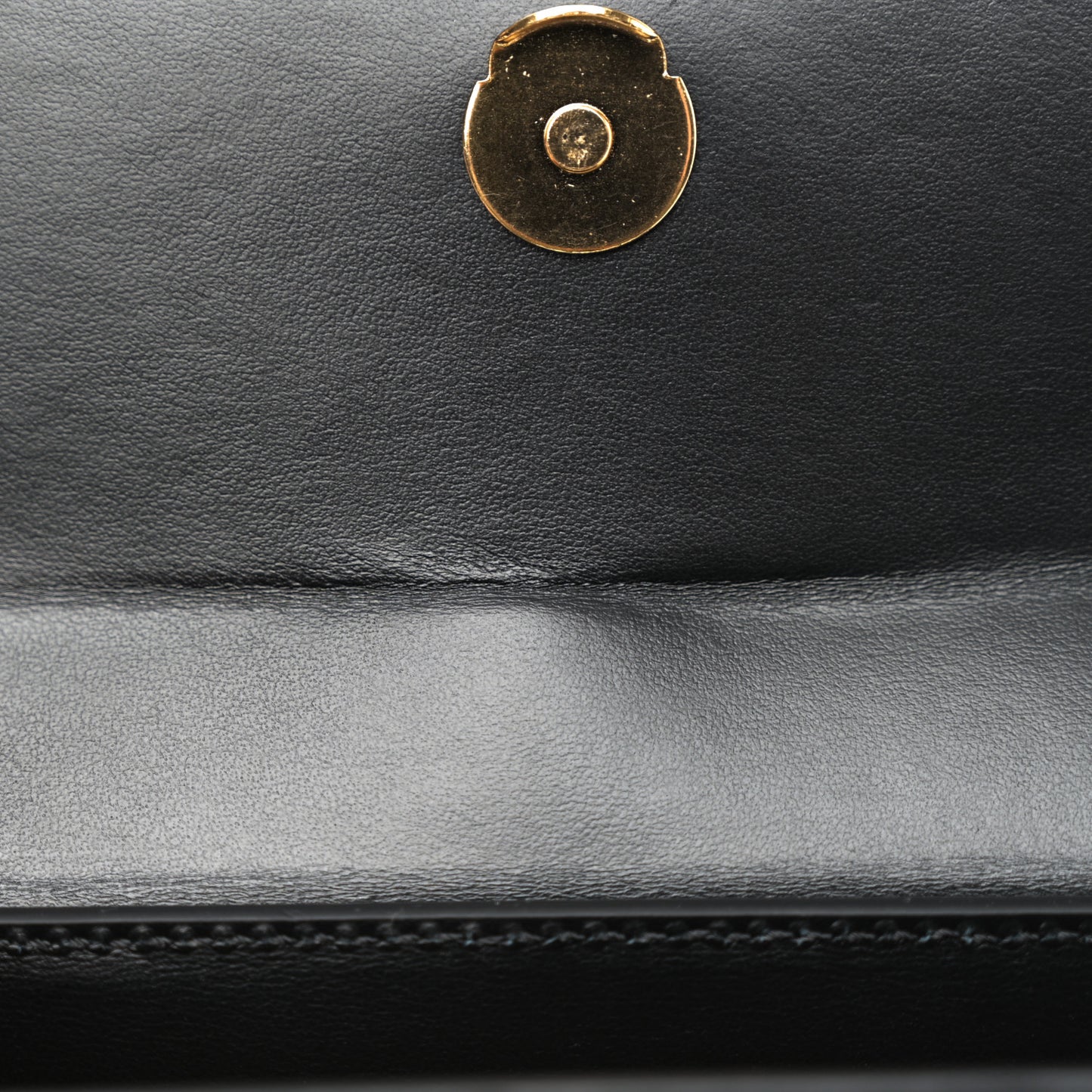 Smooth Calfskin Le Chiquito Noeud Black