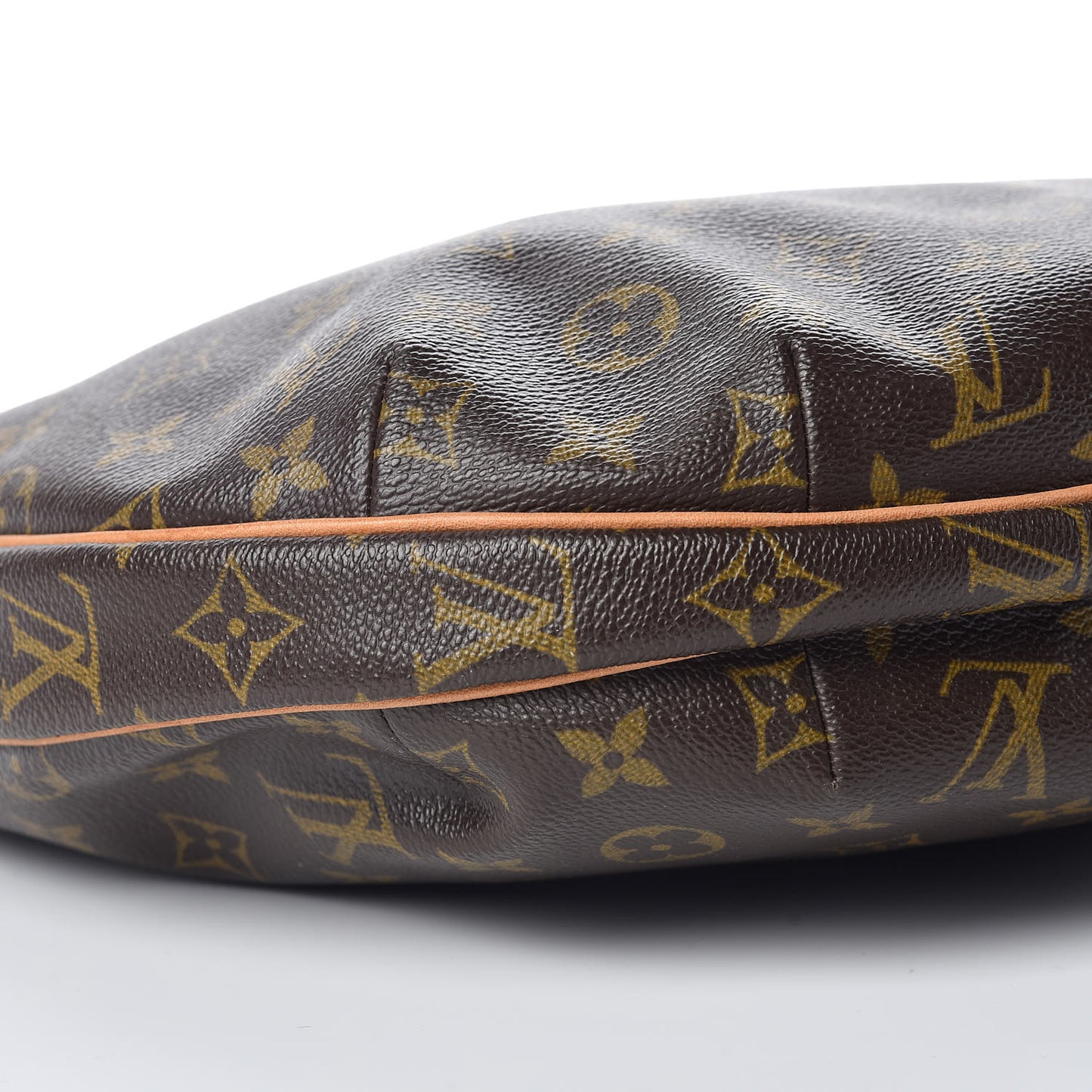 Monogram Croissant MM