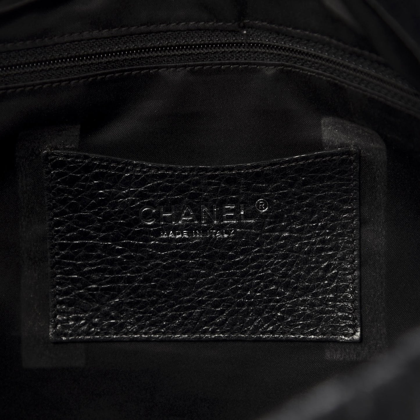 Glazed Calfskin XL On The Road Flap Black