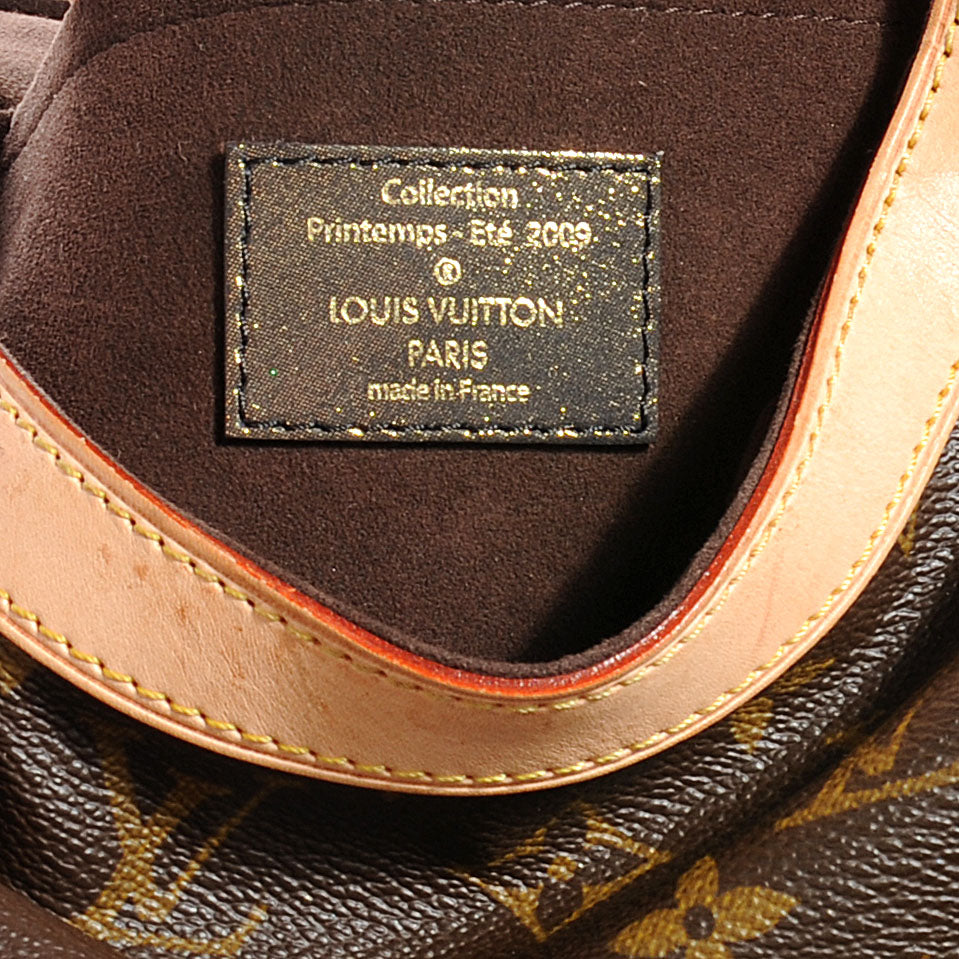 Louis Vuitton Monogram Kalahari GM 7 of 8