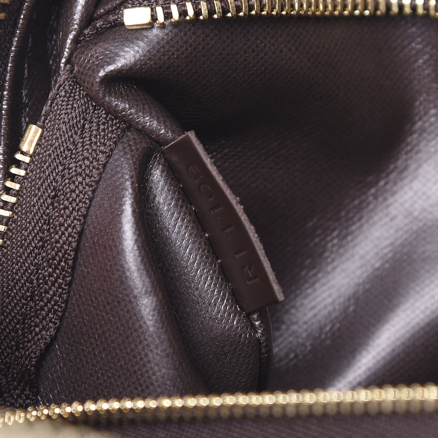 Damier Ebene Toiletry Bag 25