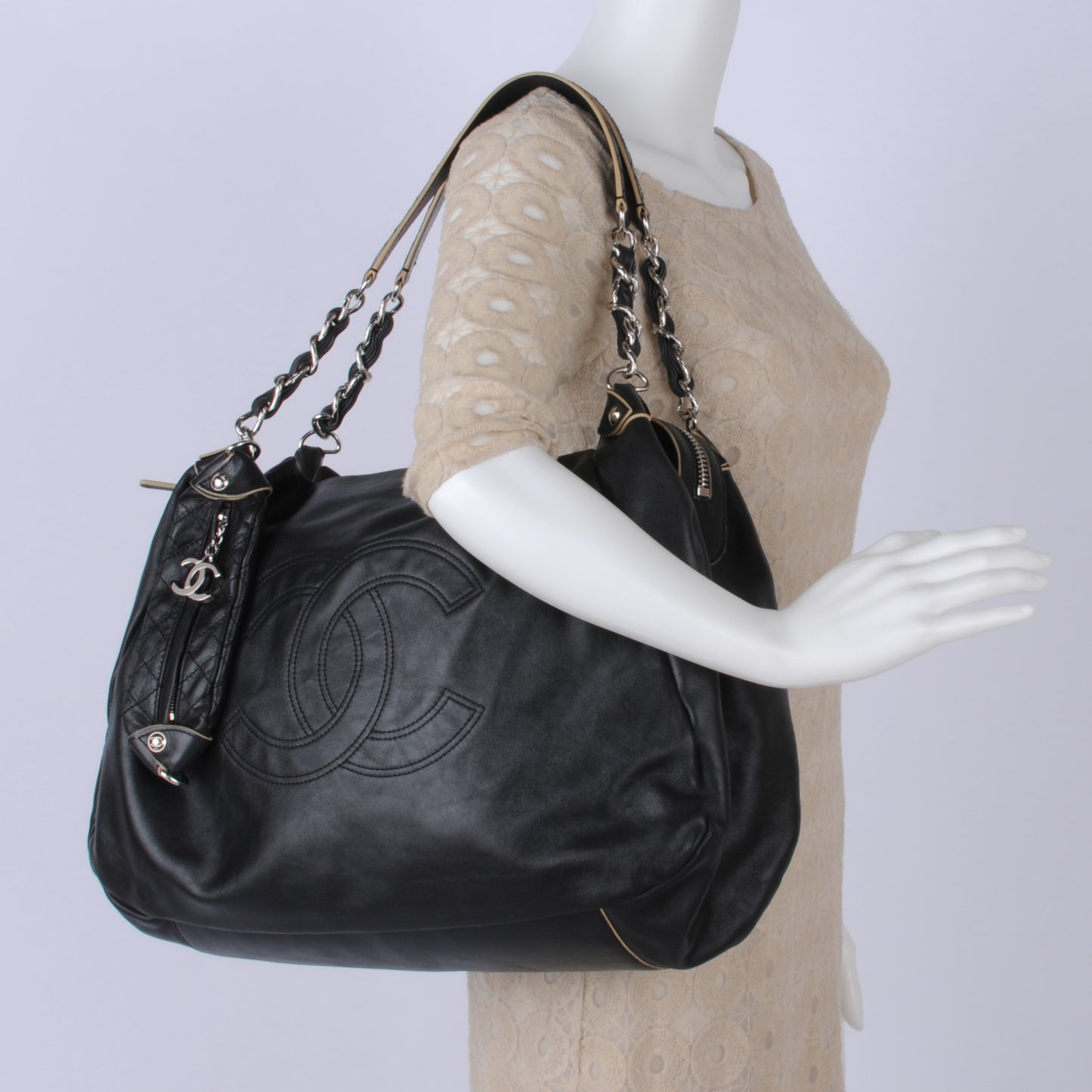 Lambskin Large Edgy Hobo Black