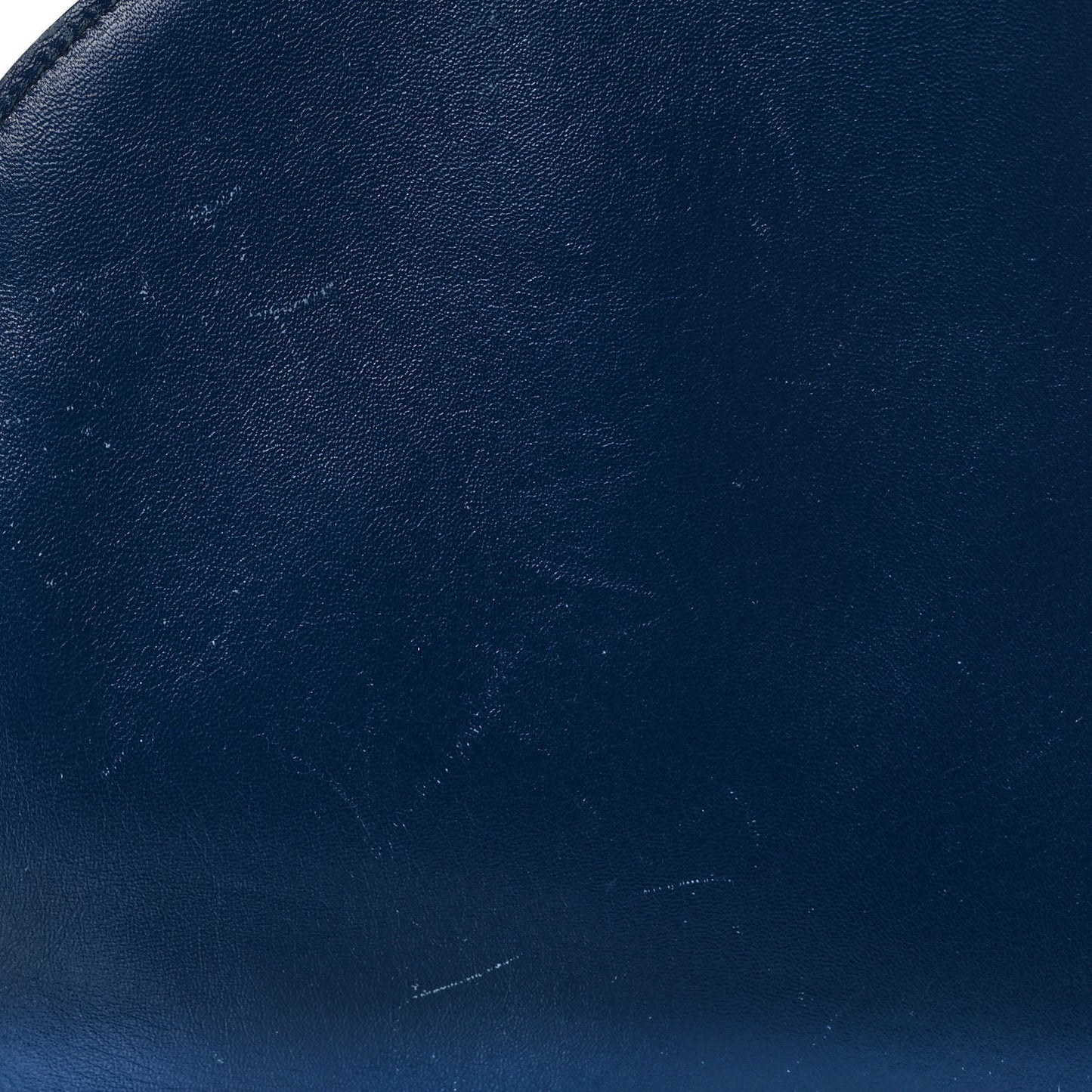 Grained Calfskin Medium Trotteur Navy