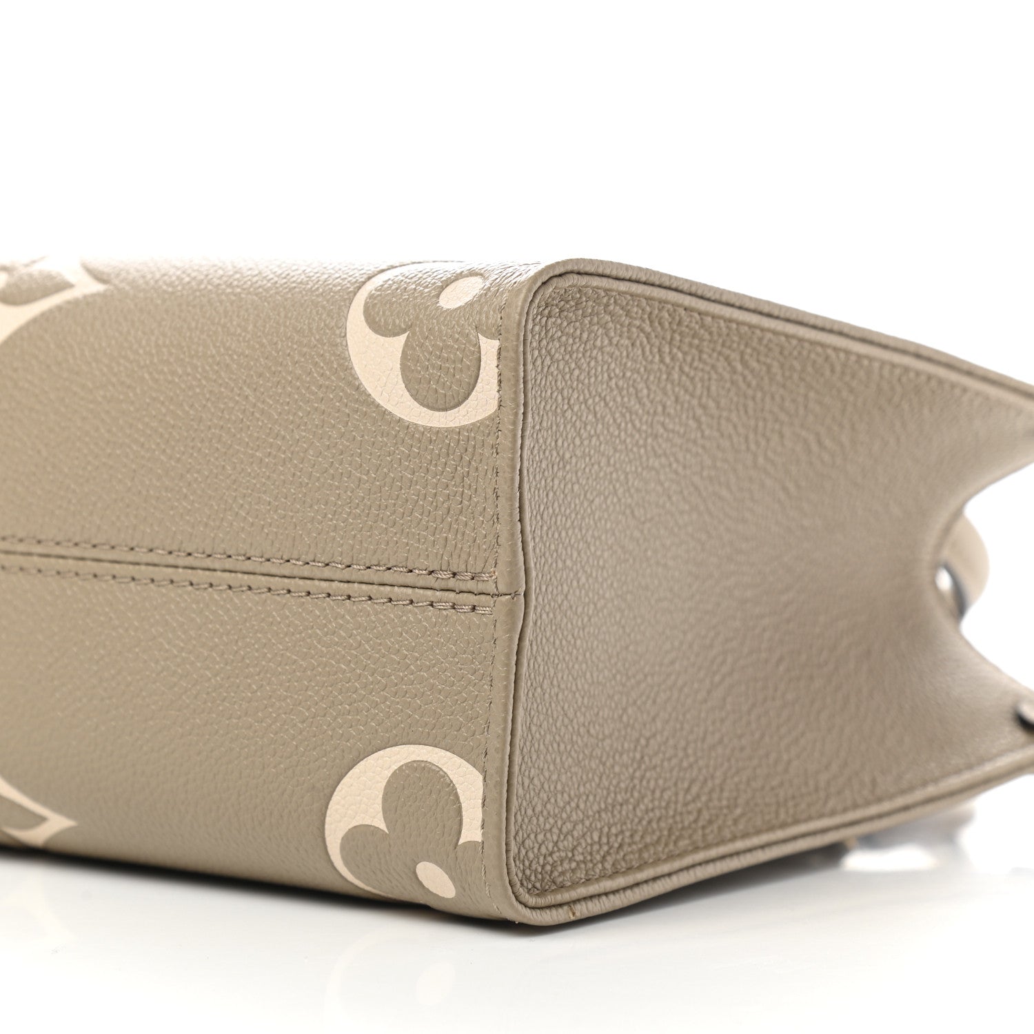 Louis Vuitton Empreinte Monogram Giant Onthego PM Tourterelle Creme 10 of 10