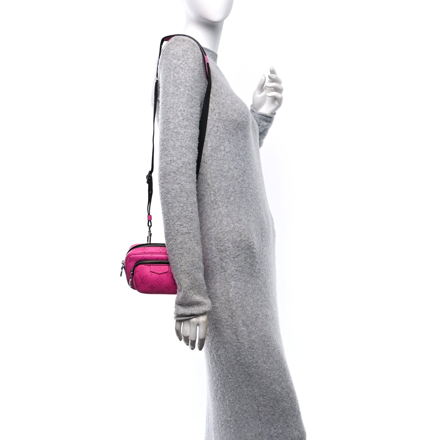 Taigarama Outdoor Pouch Fuchsia