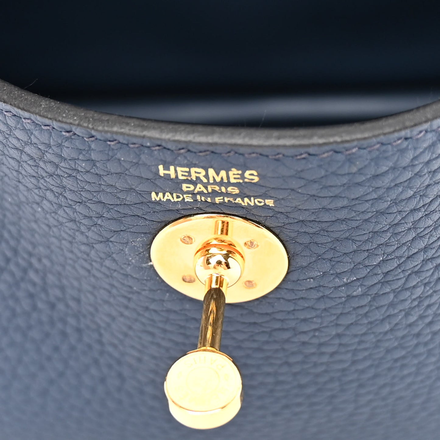 Taurillon Clemence Mini Lindy 20 Bleu Saphir