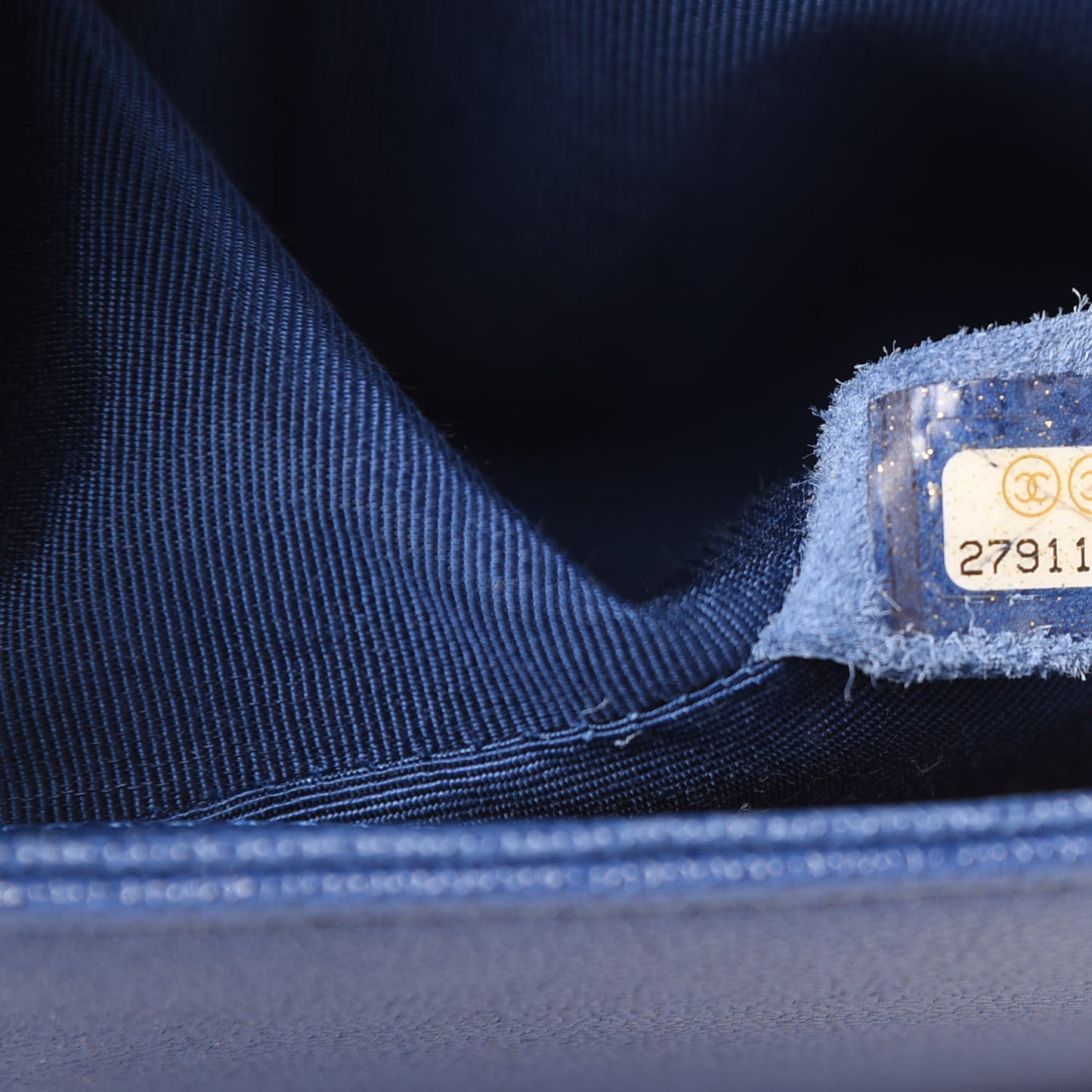 Caviar Quilted Medium Boy Flap Blue