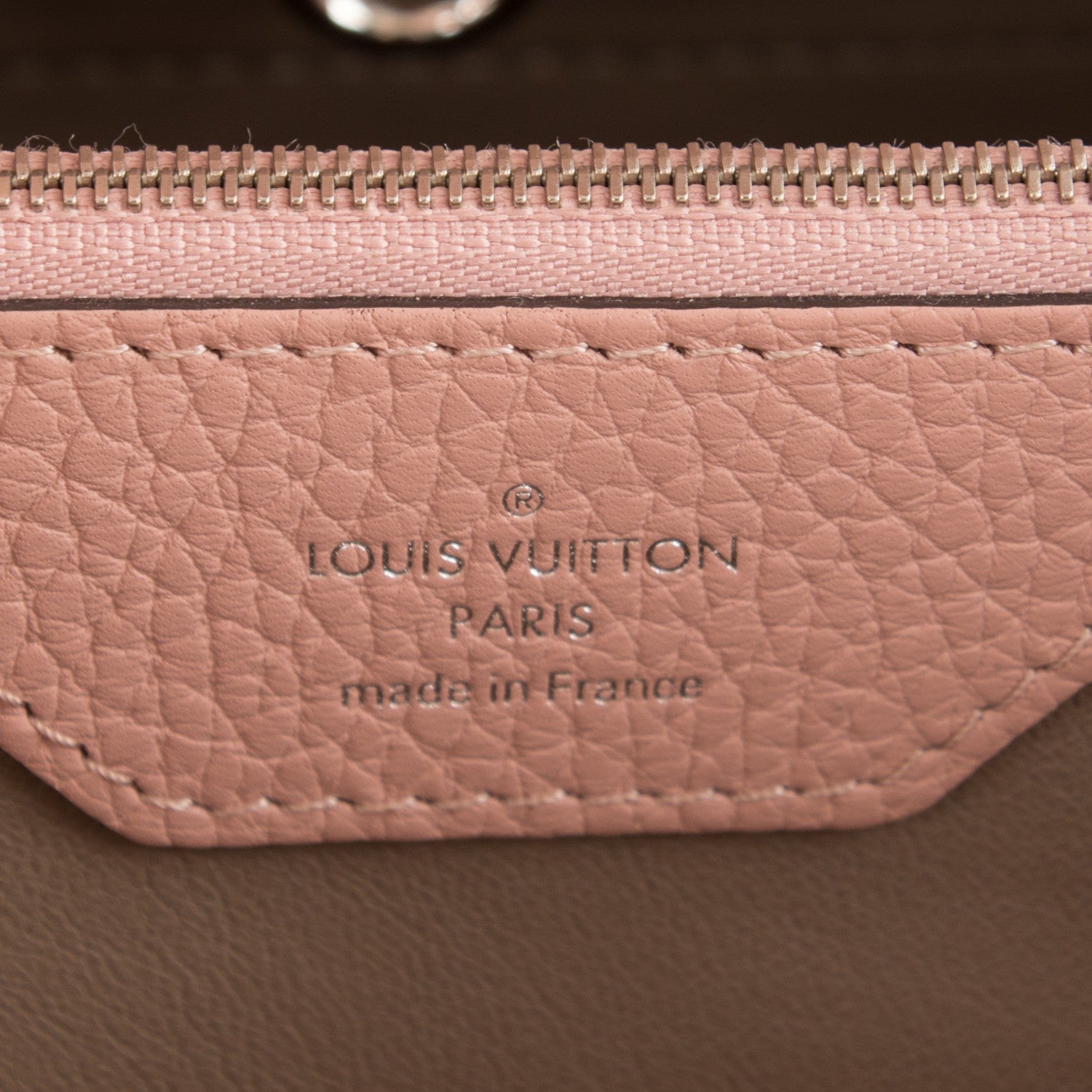 Louis Vuitton Taurillon Capucines MM Magnolia 6 of 7