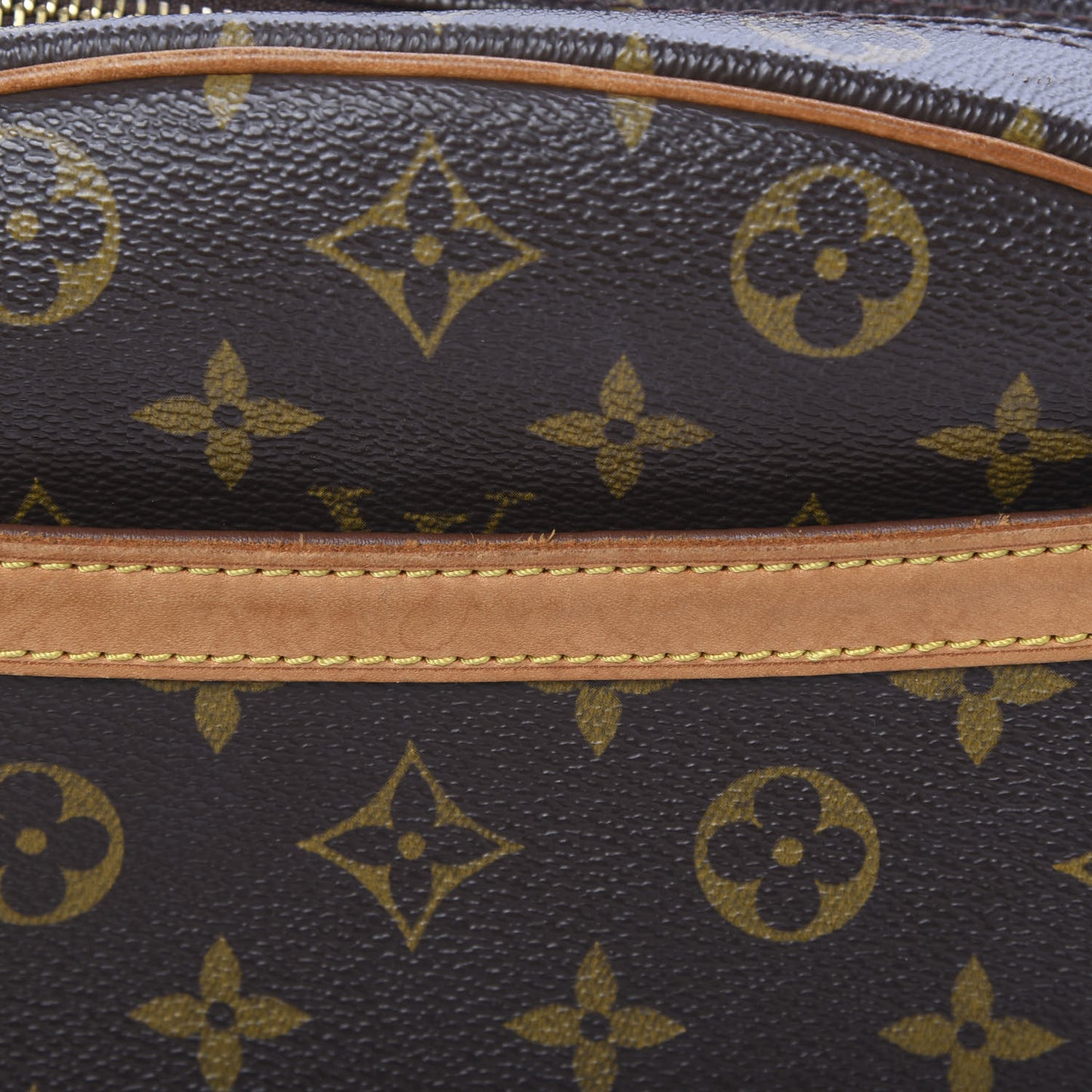 Monogram Blois