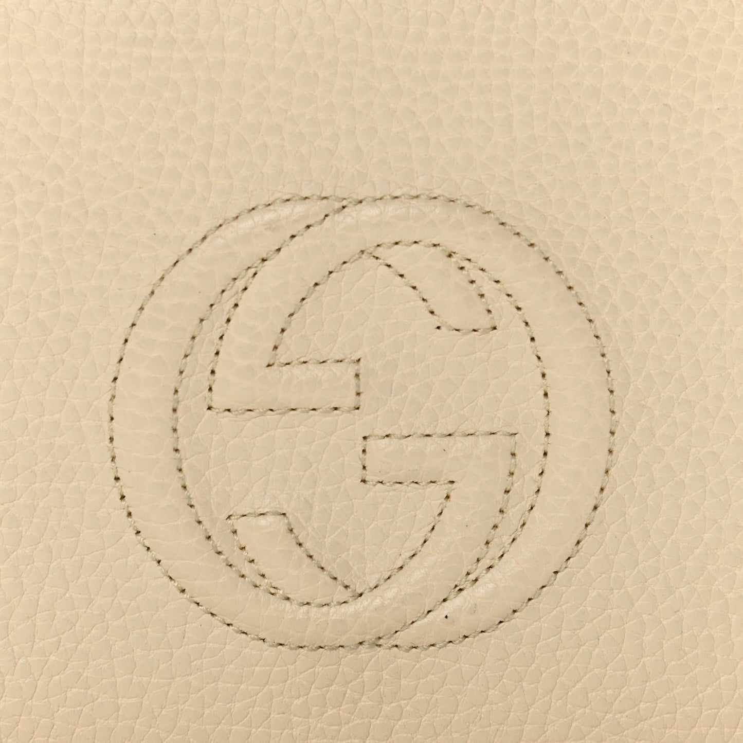 Pebbled Calfskin Soho Wallet on Chain Ivoire