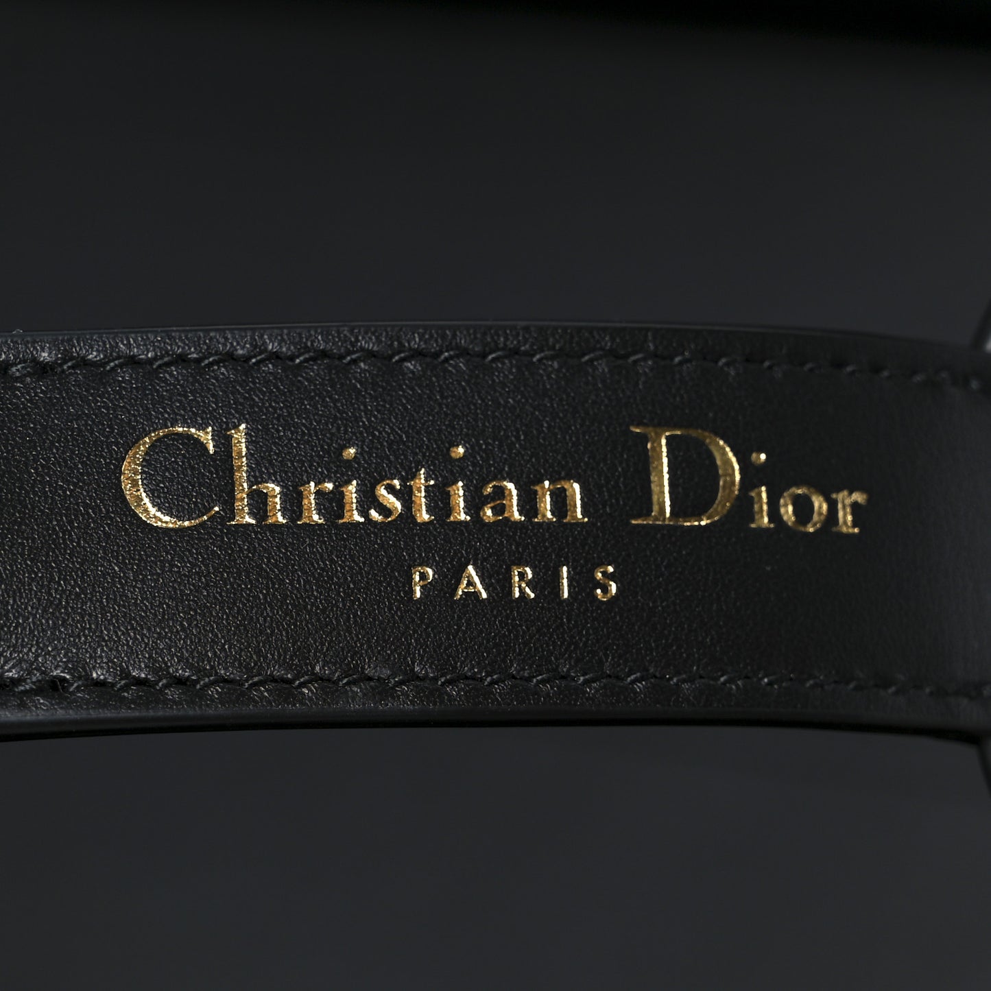 Calfskin Macrocannage Medium Toujours Black