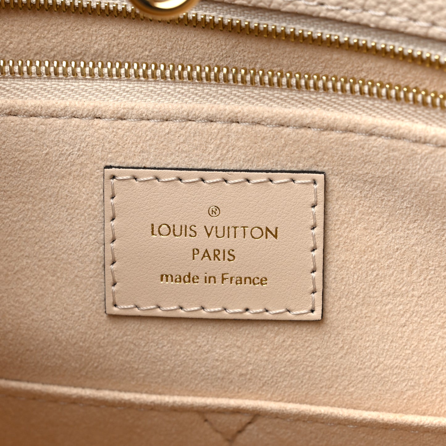 Empreinte Monogram Giant Onthego MM Creme