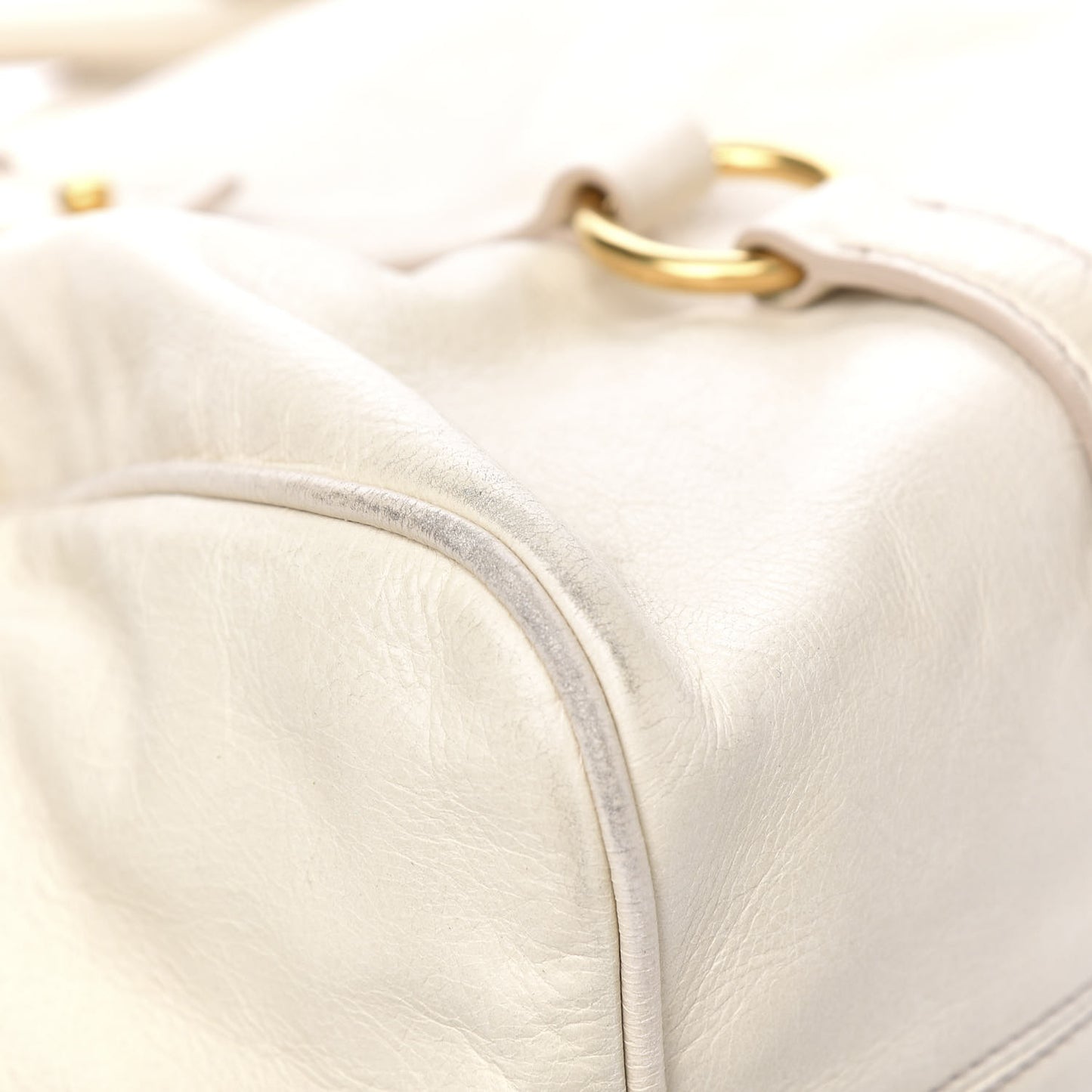 Vitello Lux Medium Bow Bag Talco