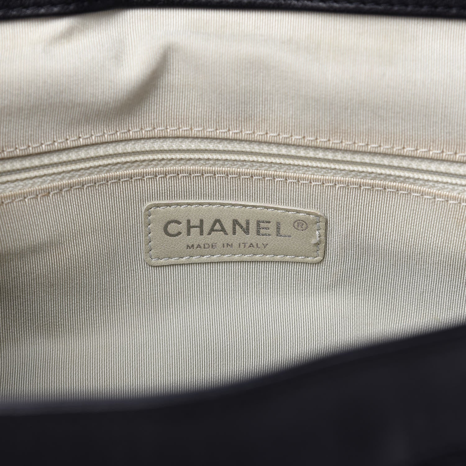 Chanel Washed Lambskin Quilted Large Chain Around Messenger 8 of 10