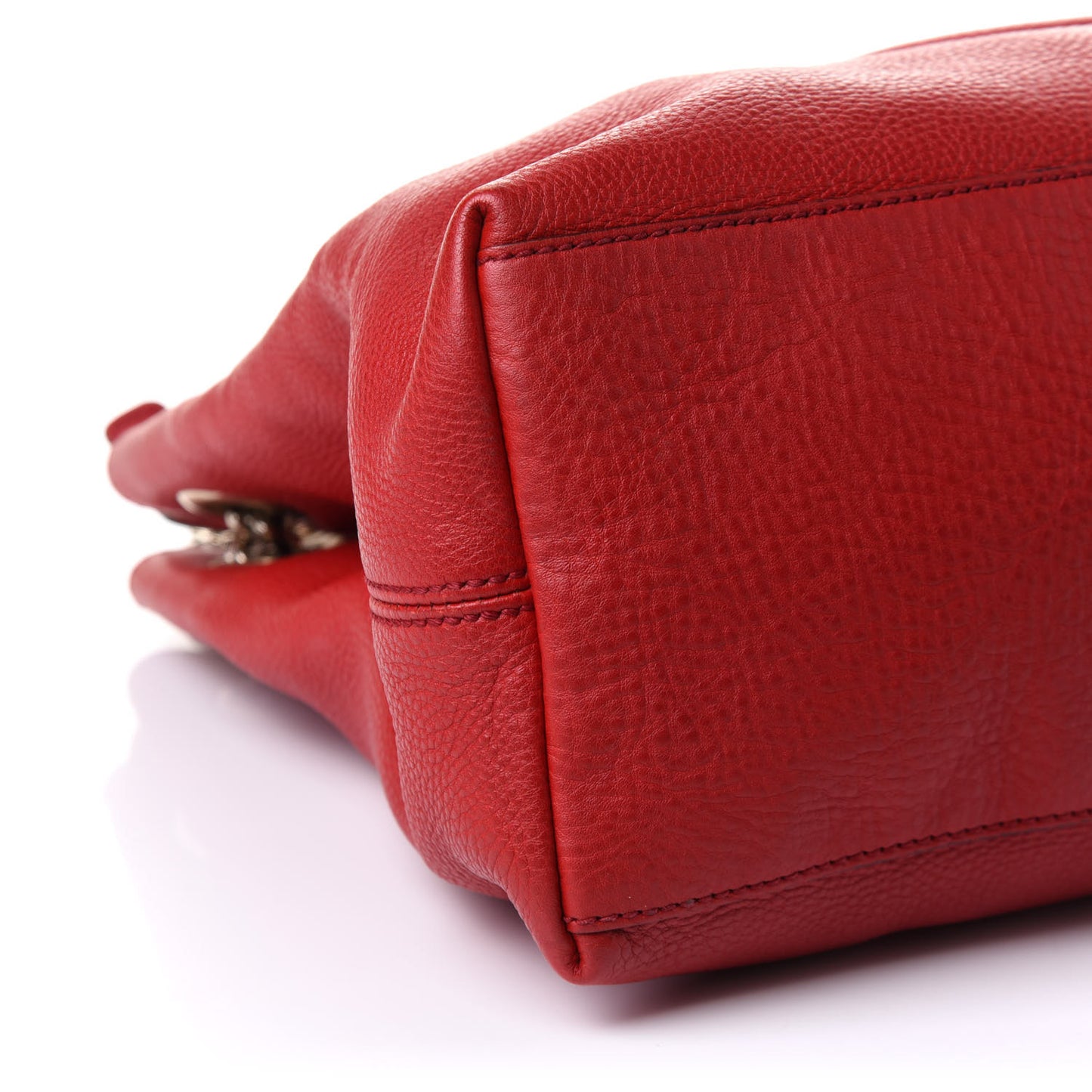 Pebbled Calfskin Medium Soho Chain Shoulder Bag Tabasco Red