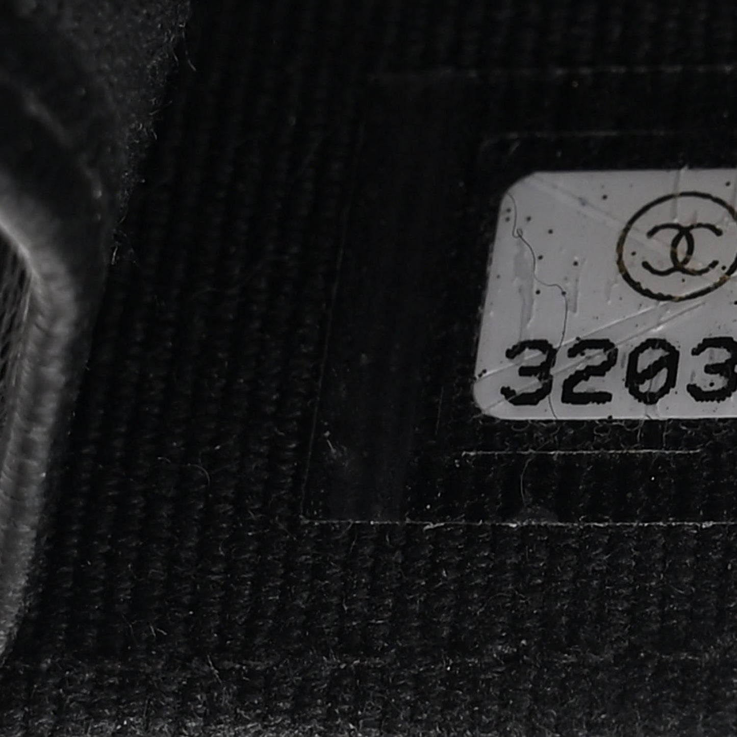 Lambskin Quilted Lacquered Chain Phone Holder With Chain Black