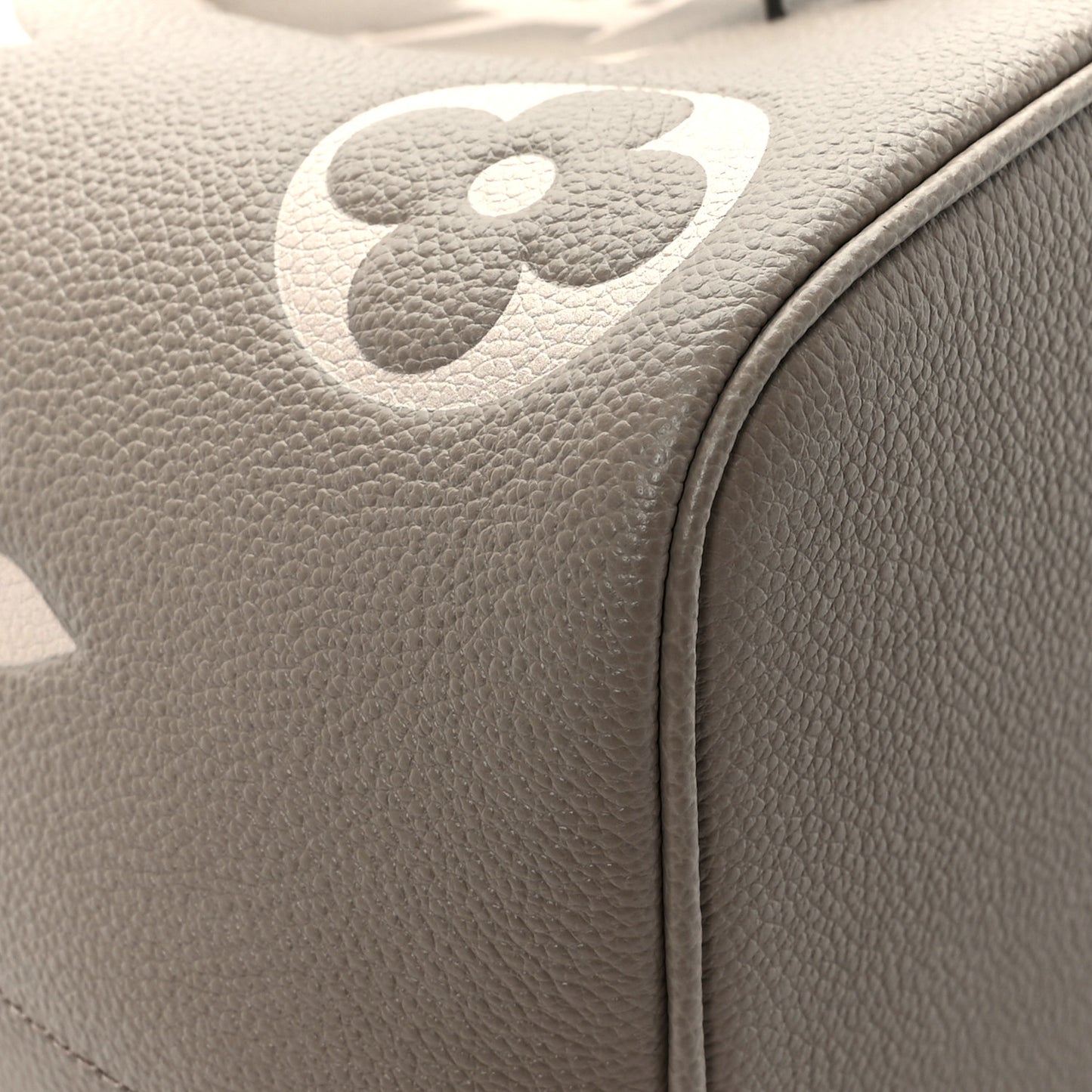 Empreinte Monogram Giant Neonoe MM Tourterelle Creme
